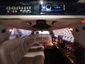 Lincoln Town Car limousine - thumbnail 11