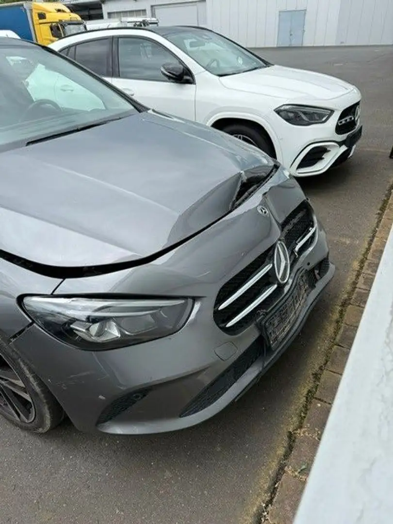 Mercedes-Benz B 220 B -Klasse B 220 d Business * LED*DAB* Gris - 2