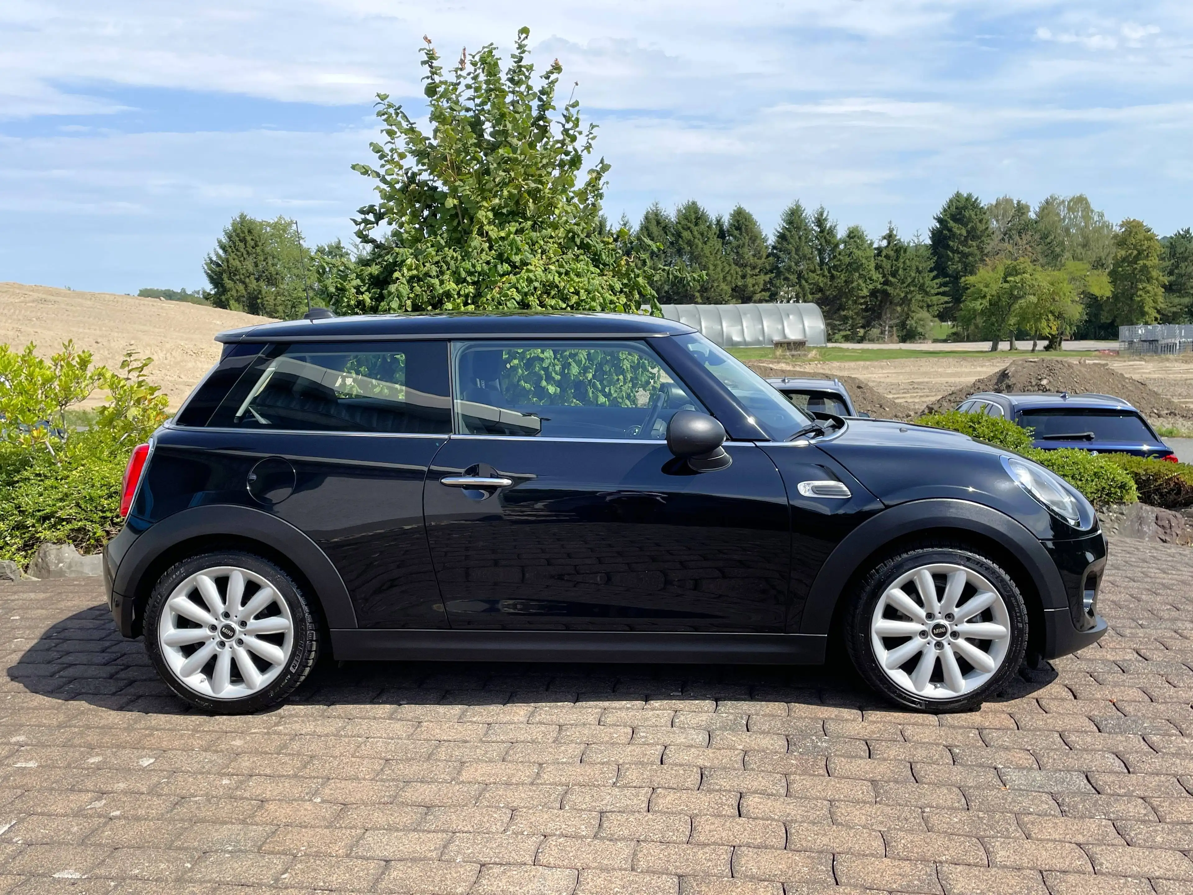MINI One Automatik Sportsitze Teilleder Navi — photo 3