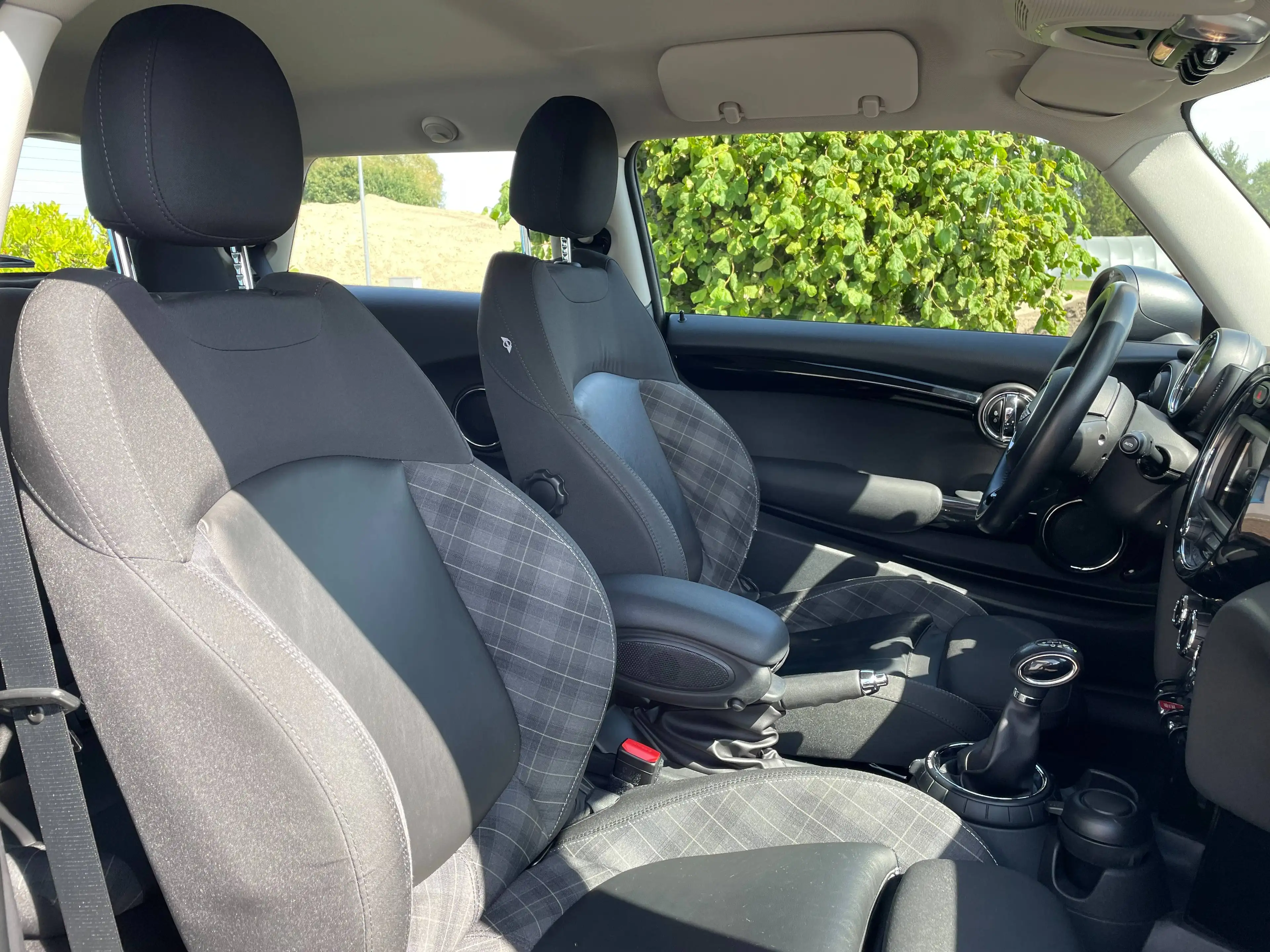 MINI One Automatik Sportsitze Teilleder Navi — photo 4