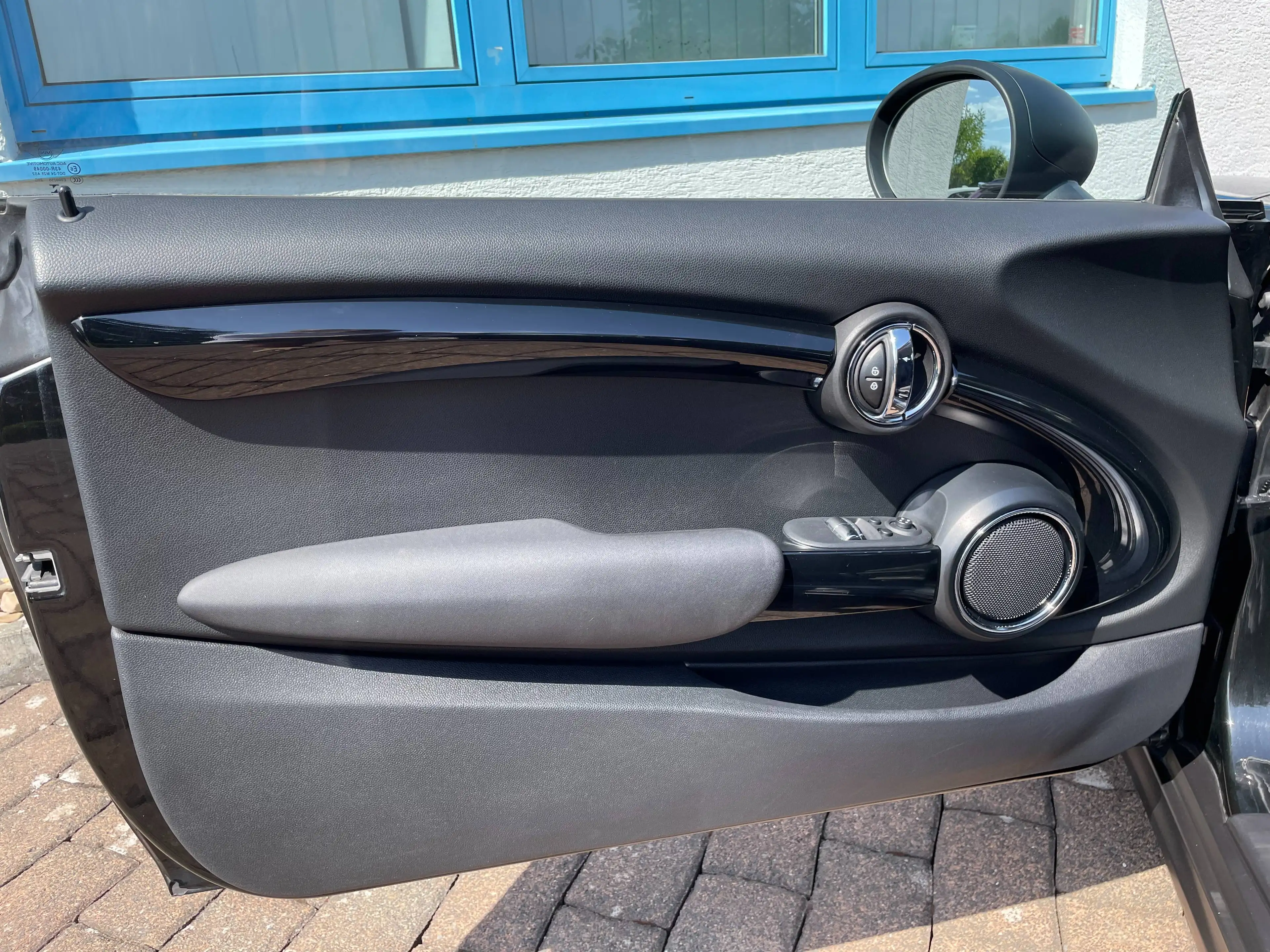 MINI One Automatik Sportsitze Teilleder Navi — photo 14