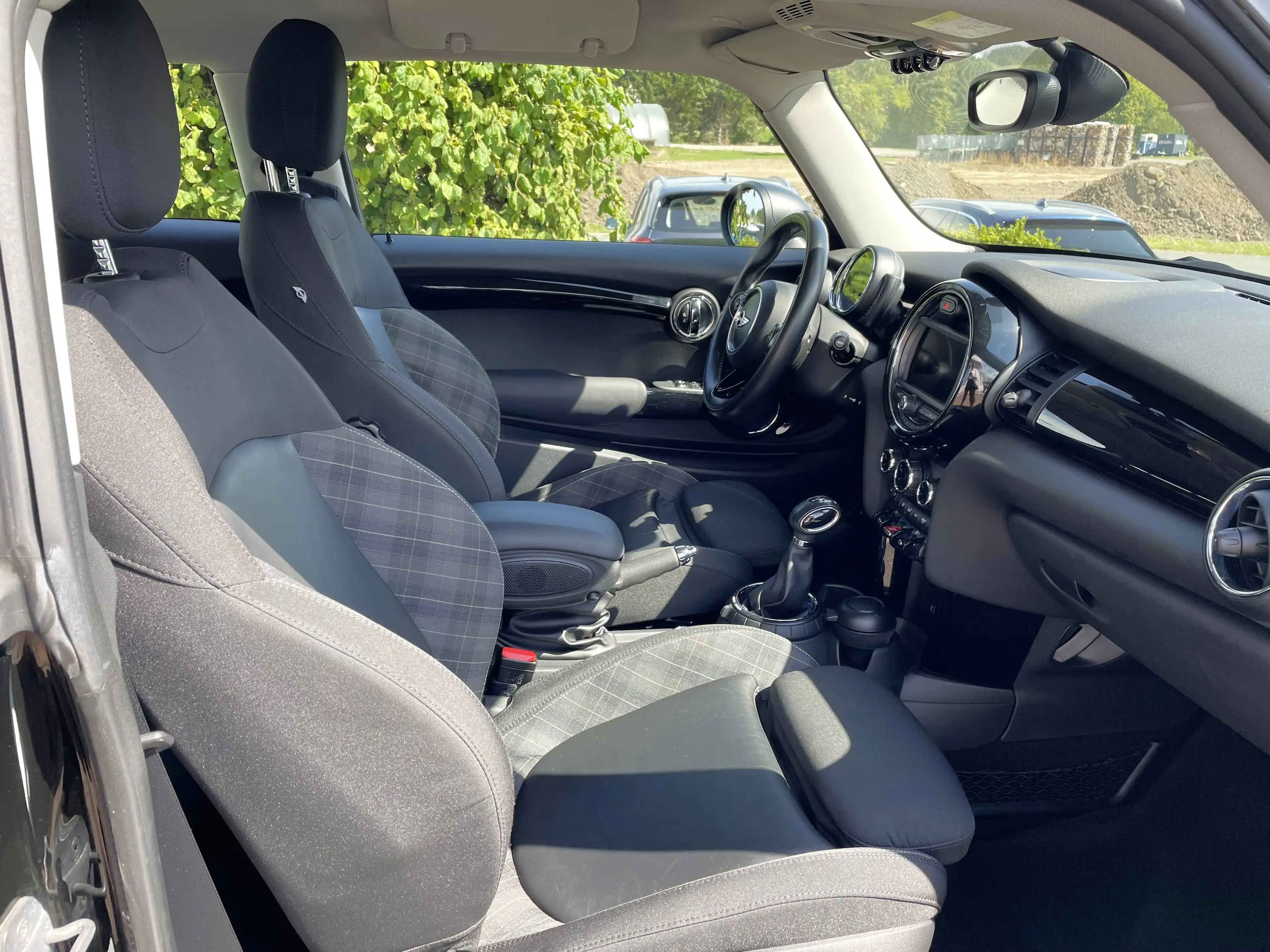 MINI One Automatik Sportsitze Teilleder Navi — photo 15