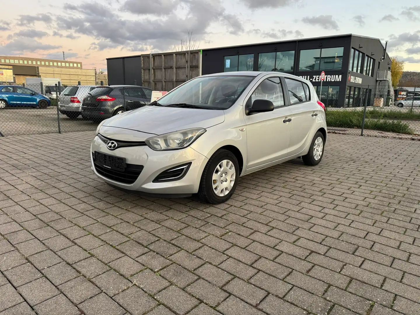Hyundai i20 FIFA World Cup Edition Grey - 1