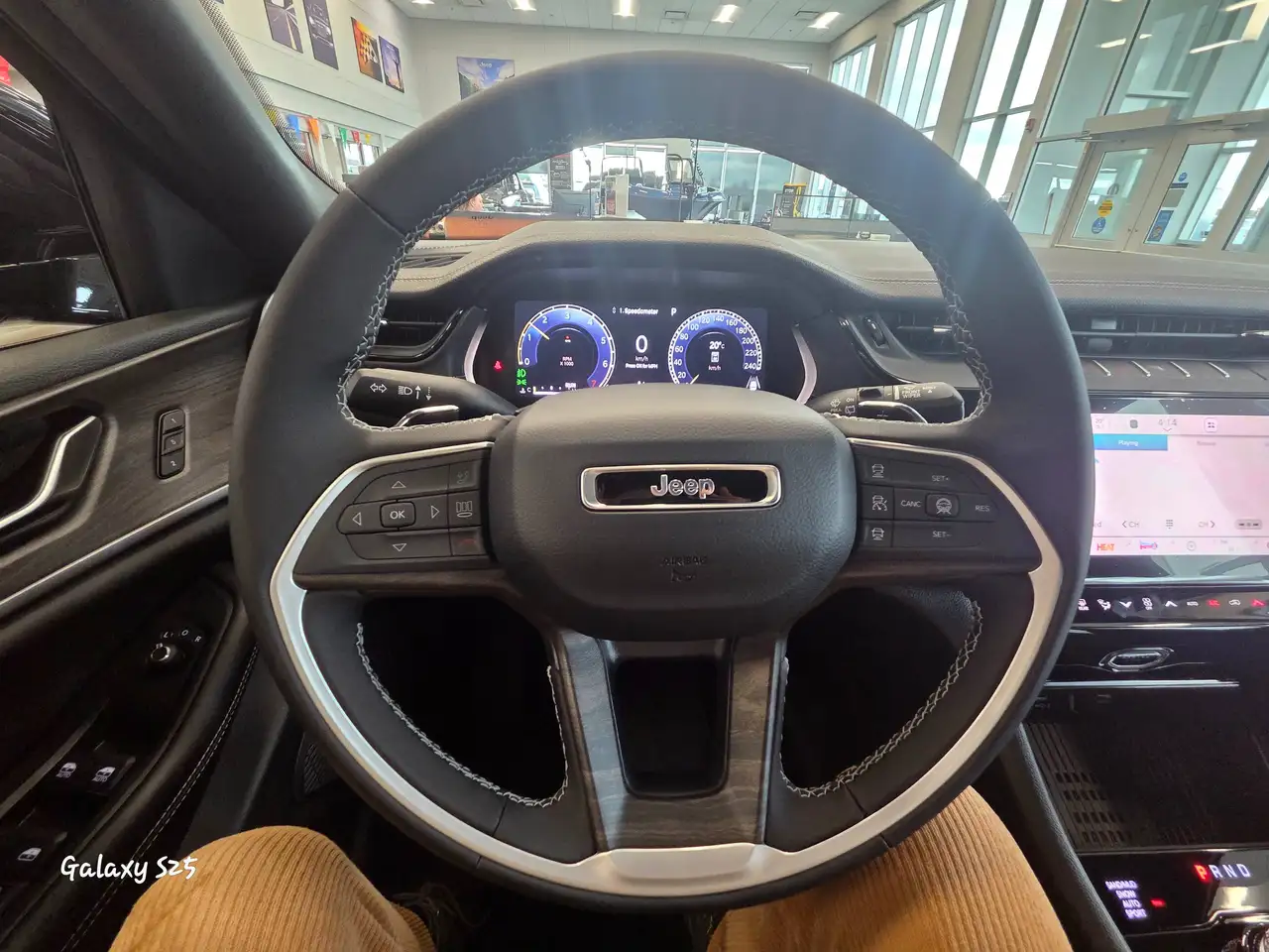 Jeep Grand Cherokee снимка Jeep Grand Cherokee