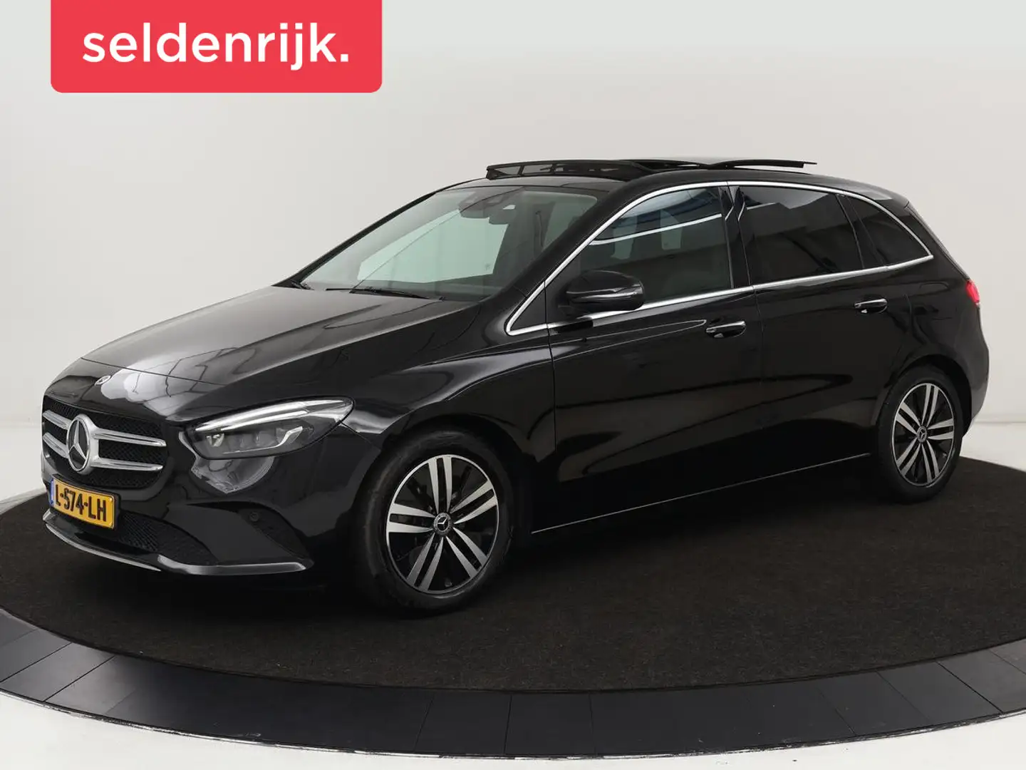Mercedes-Benz B 180 Business Solution Luxury | Panoramadak | Leder | S Zwart - 1