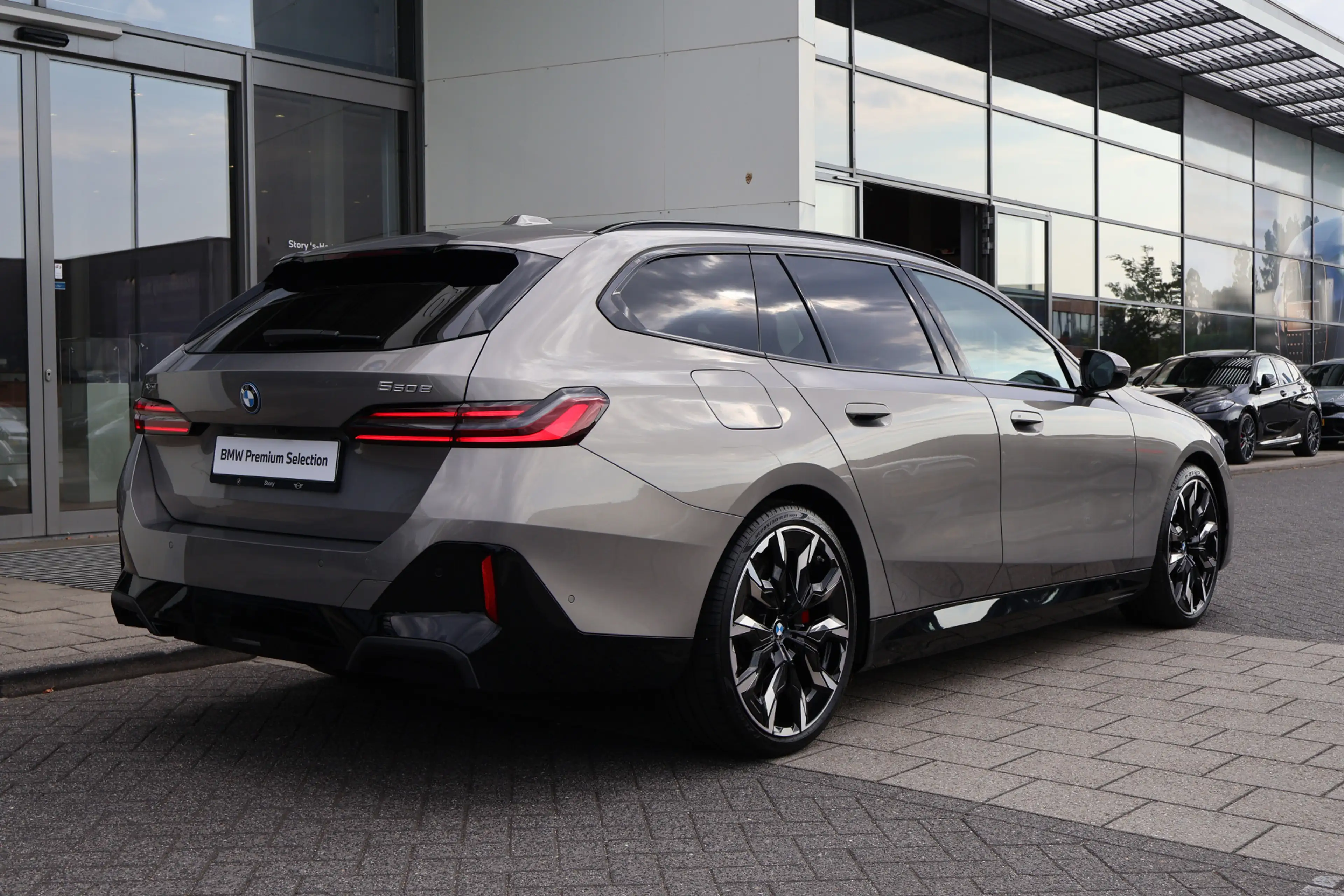BMW 550 5 Serie Touring 550e xDrive M Sport Automaat / Pan — photo 8
