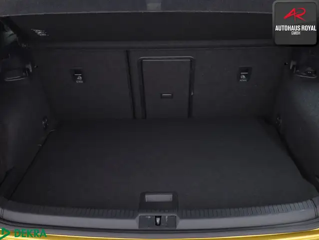 Volkswagen Golf view 12