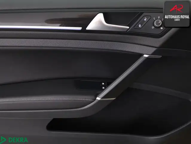 Volkswagen Golf view 13