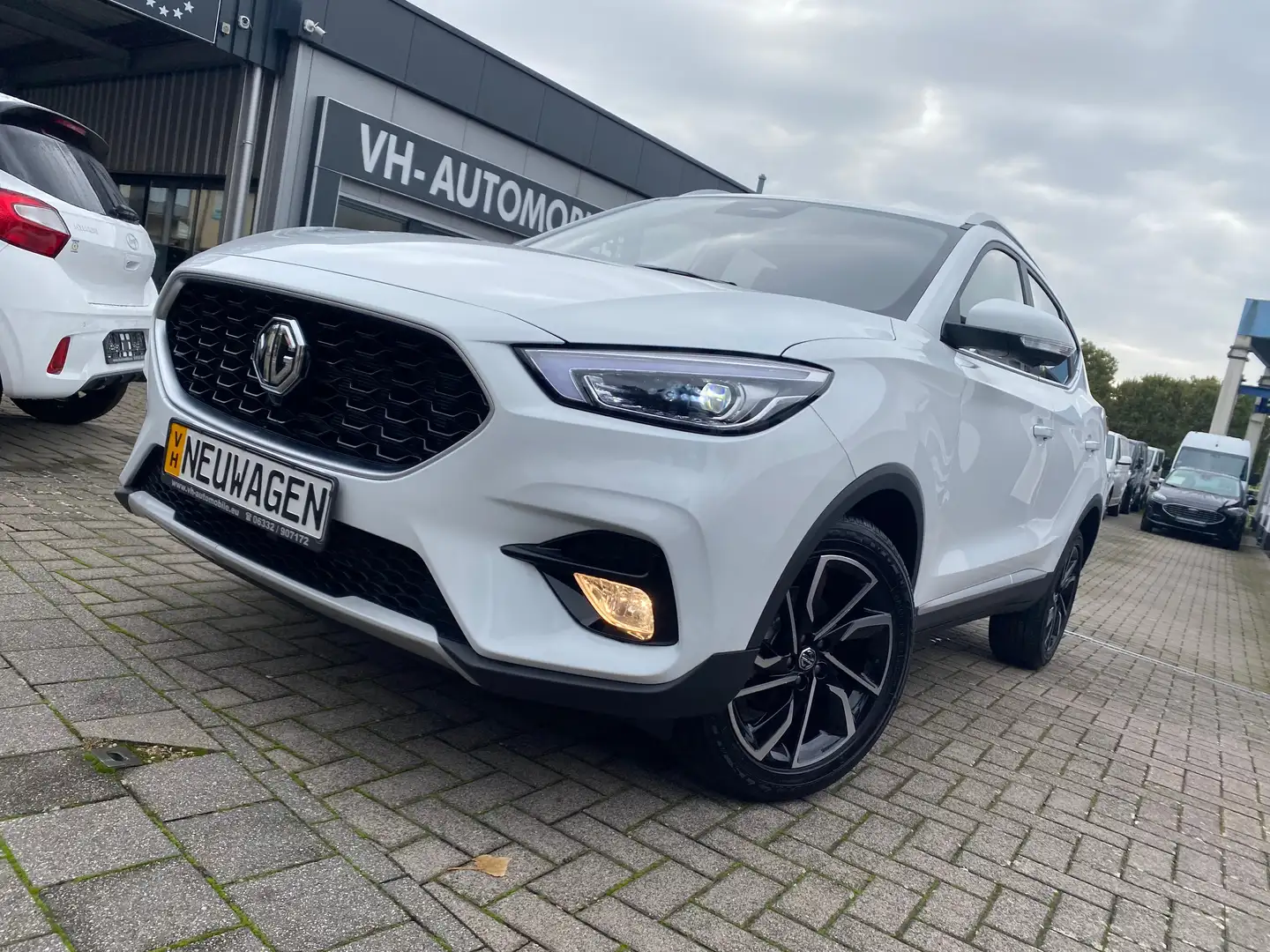 MG ZS 1.5 VTIi*Luxury*360°KAMERA*NAVI*LEDERSITZE*Sihz Blanc - 2