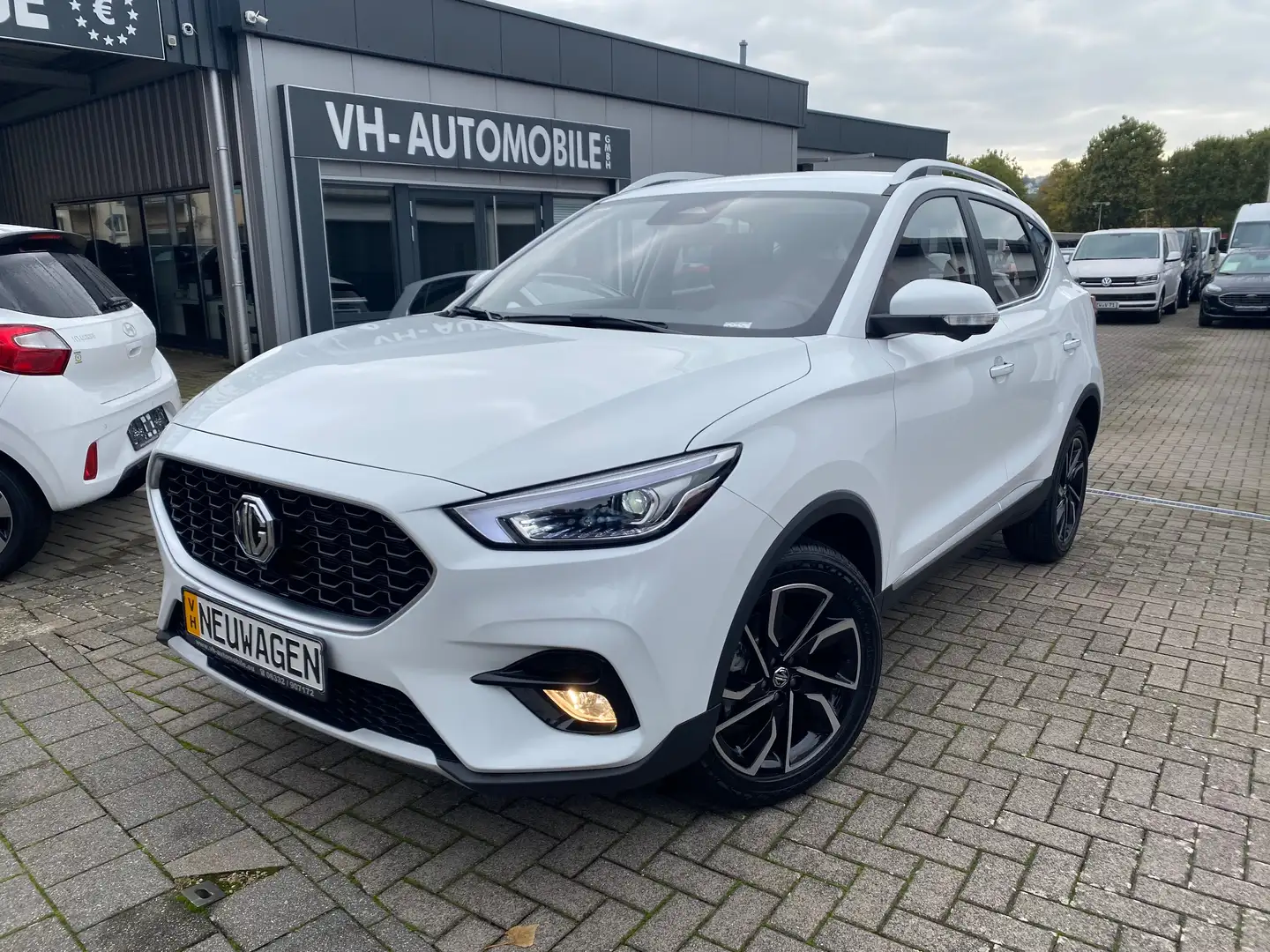 MG ZS 1.5 VTIi*Luxury*360°KAMERA*NAVI*LEDERSITZE*Sihz Blanc - 1