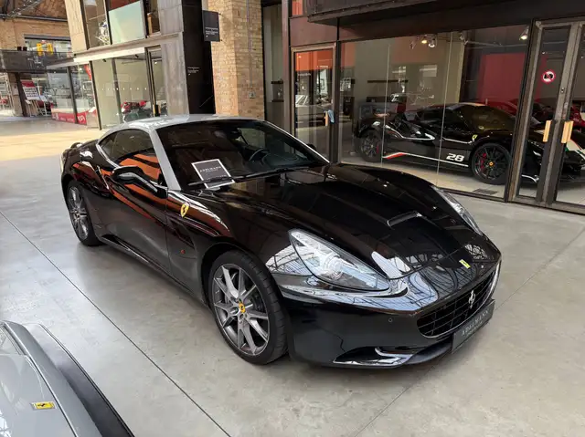 Ferrari California view 3