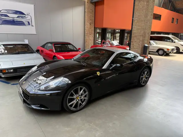 Ferrari California view 11