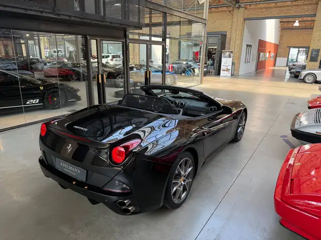 Ferrari California view 7