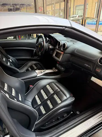 Ferrari California view 15