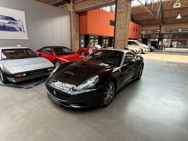 Ferrari California view 12