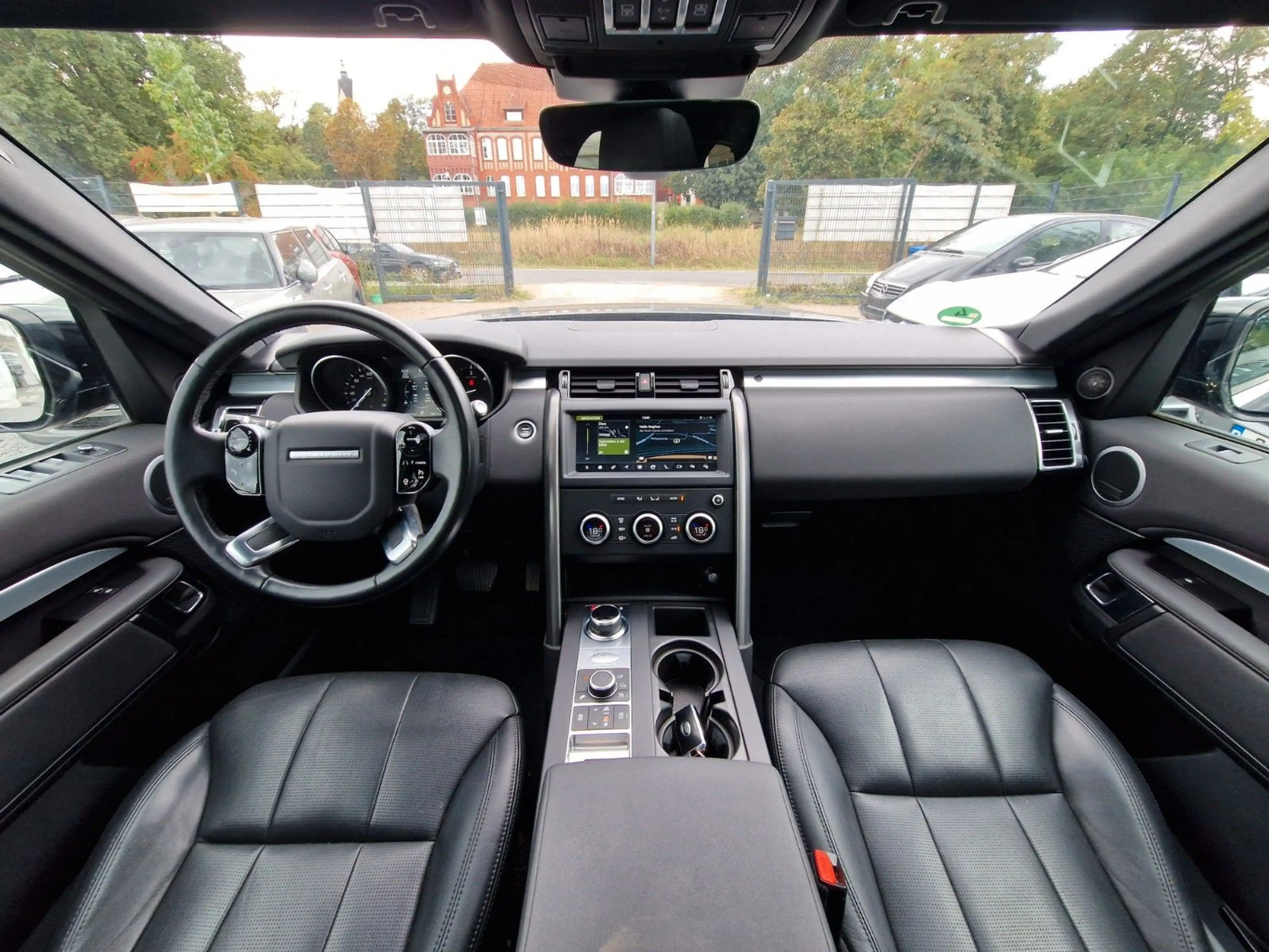 Land Rover Discovery 5 Landmark SDV6 PANO AHK 7SITZER — photo 11