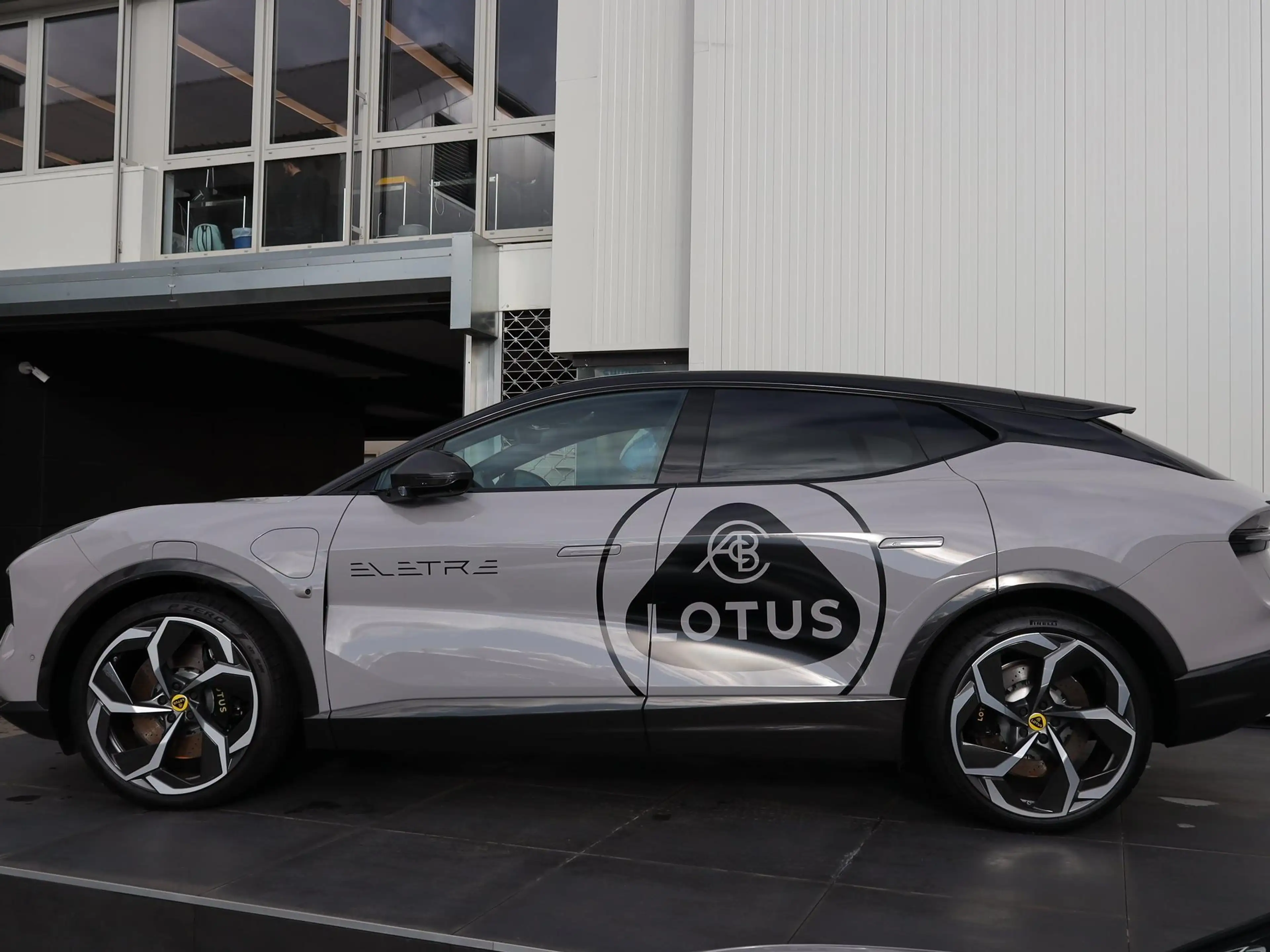 Lotus Eletre R MY24 — photo 2