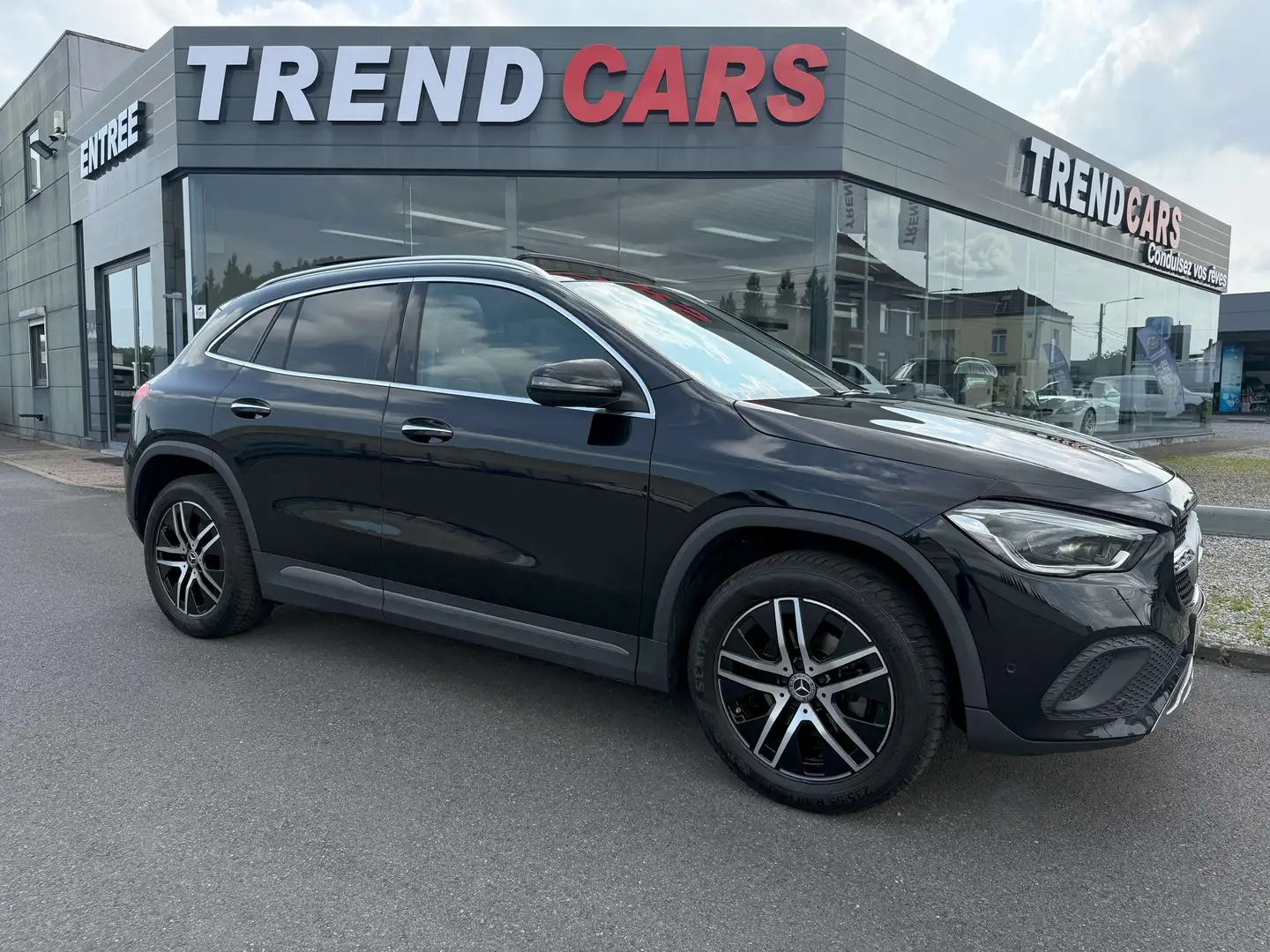 Mercedes-Benz GLA 180 AUT. TOIT PANO.CUIR.CAM.LED AMBI.MULTIBEAM.CARPLAY Negro - 2