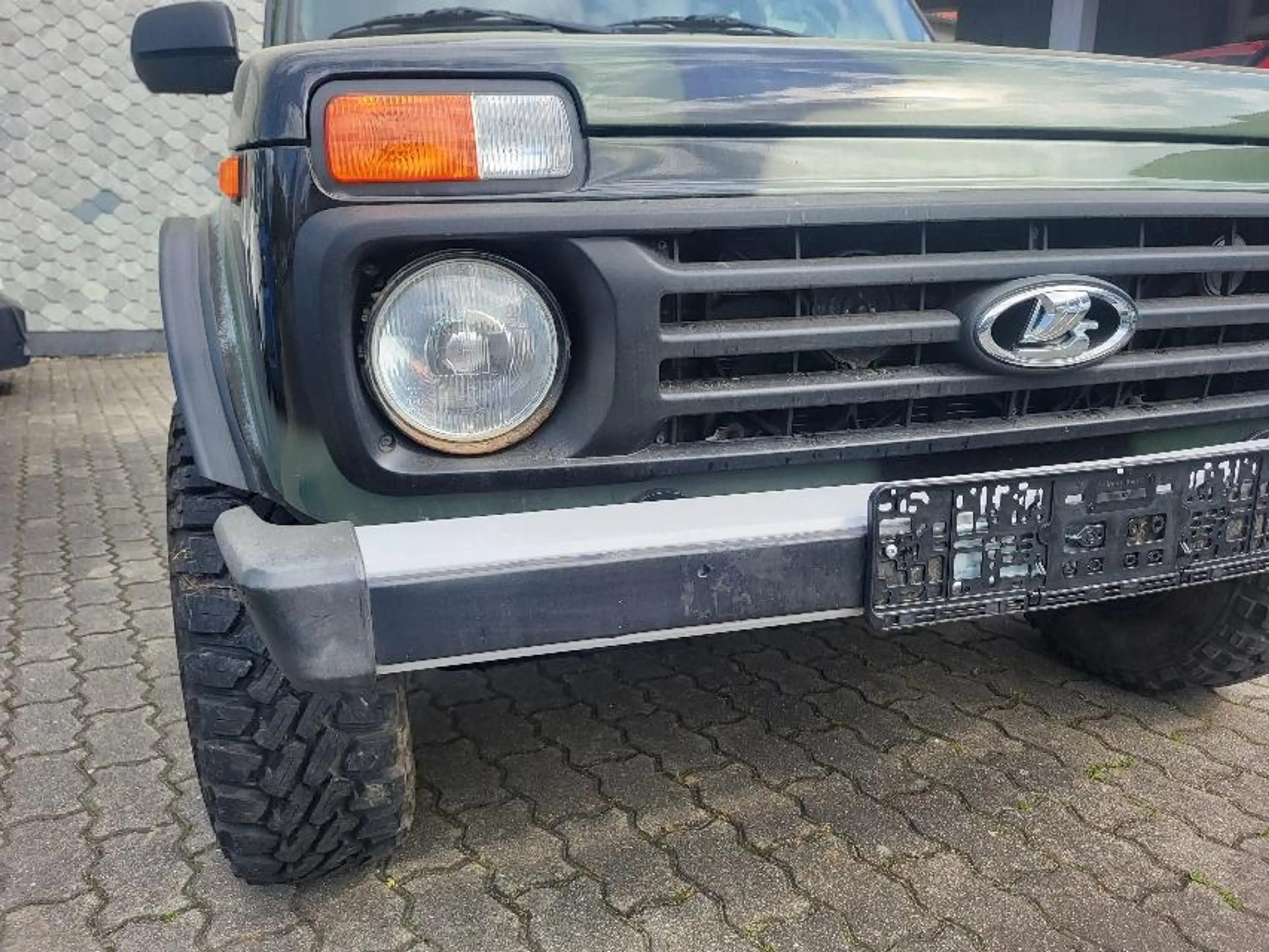 Lada Niva 1.7i 4x4 BRONTO+CAMOUFLAGE+AHK+AT-REIFEN — photo 3