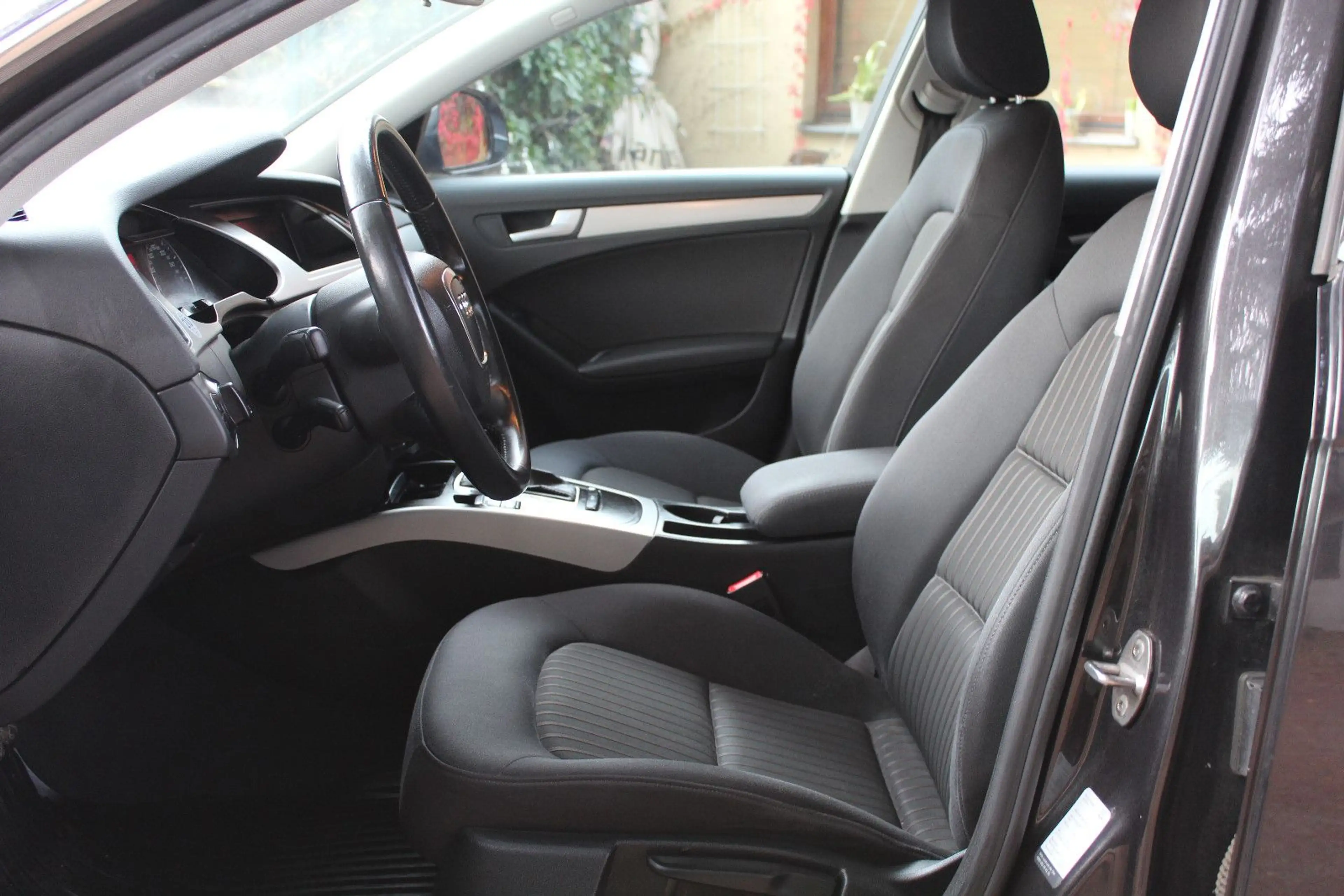 Audi A4 Avant Ambiente*TÜV NEU*Automatik — photo 11