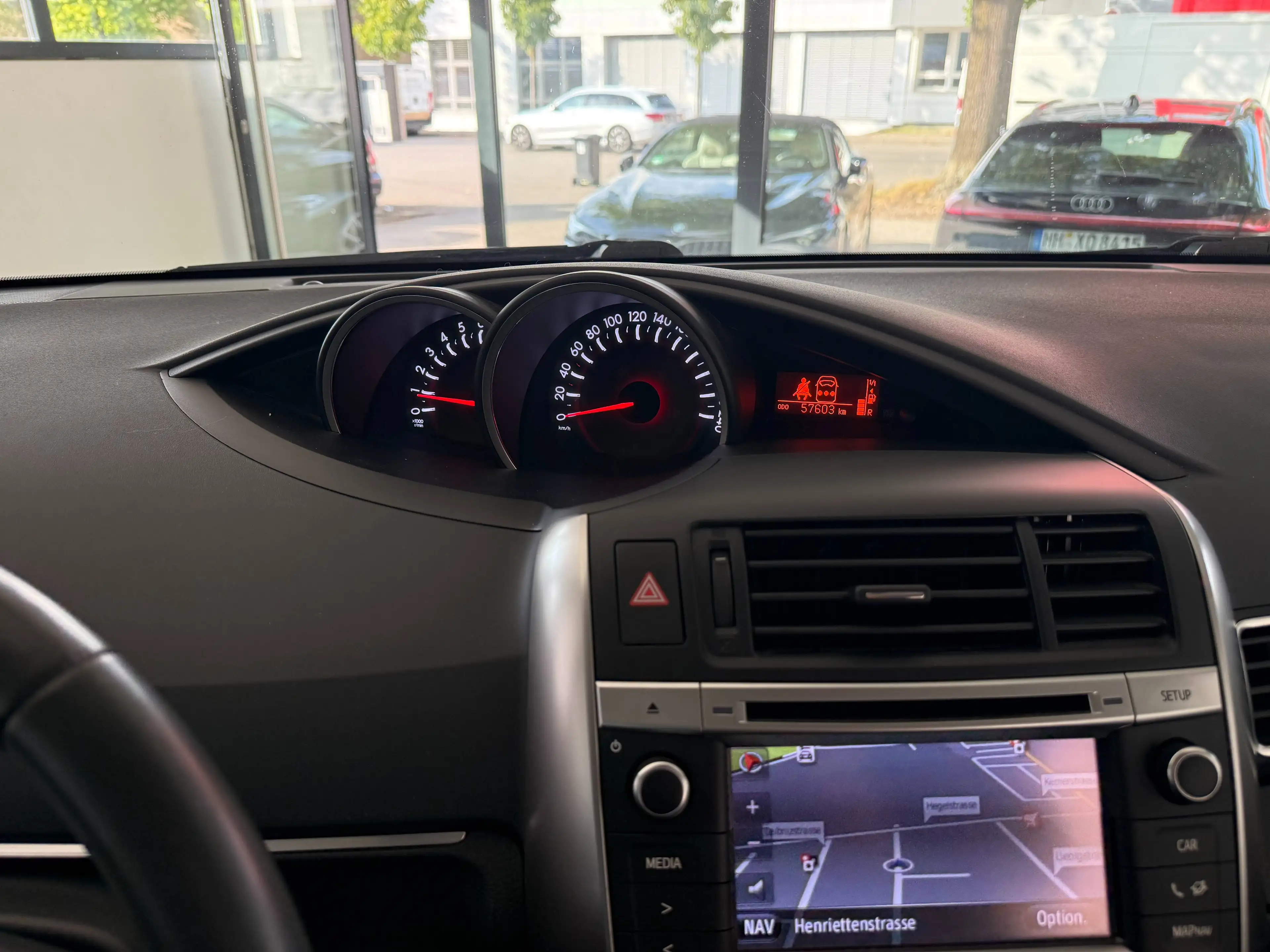 Toyota Verso Executive — photo 10
