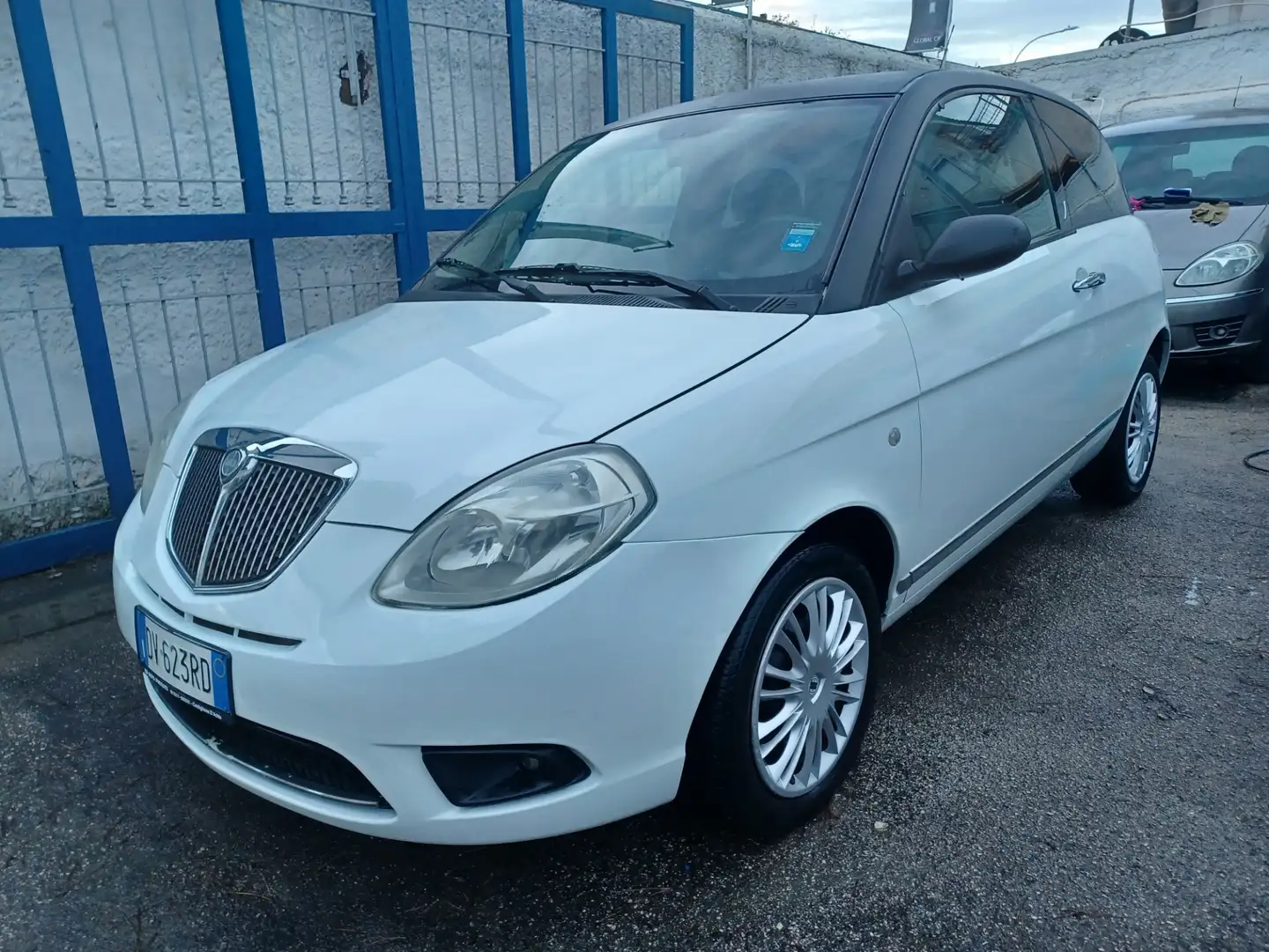 Lancia Ypsilon Ypsilon 1.3 MJT 75 CV Argento Wit - 1