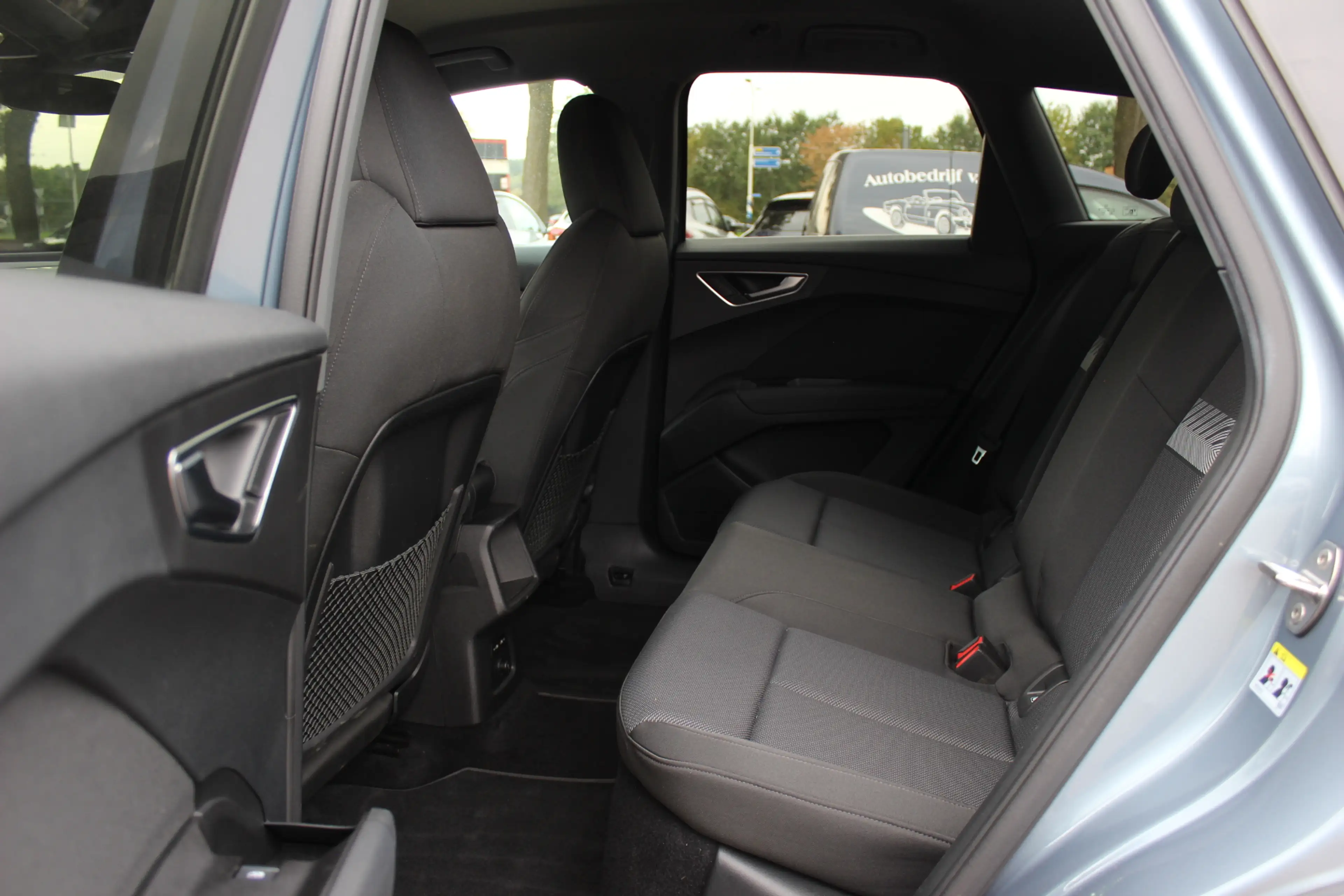 Audi Q4 e-tron 40 Advanced edition 77 kWh / SoH 92,1% / Trekhaak — photo 12