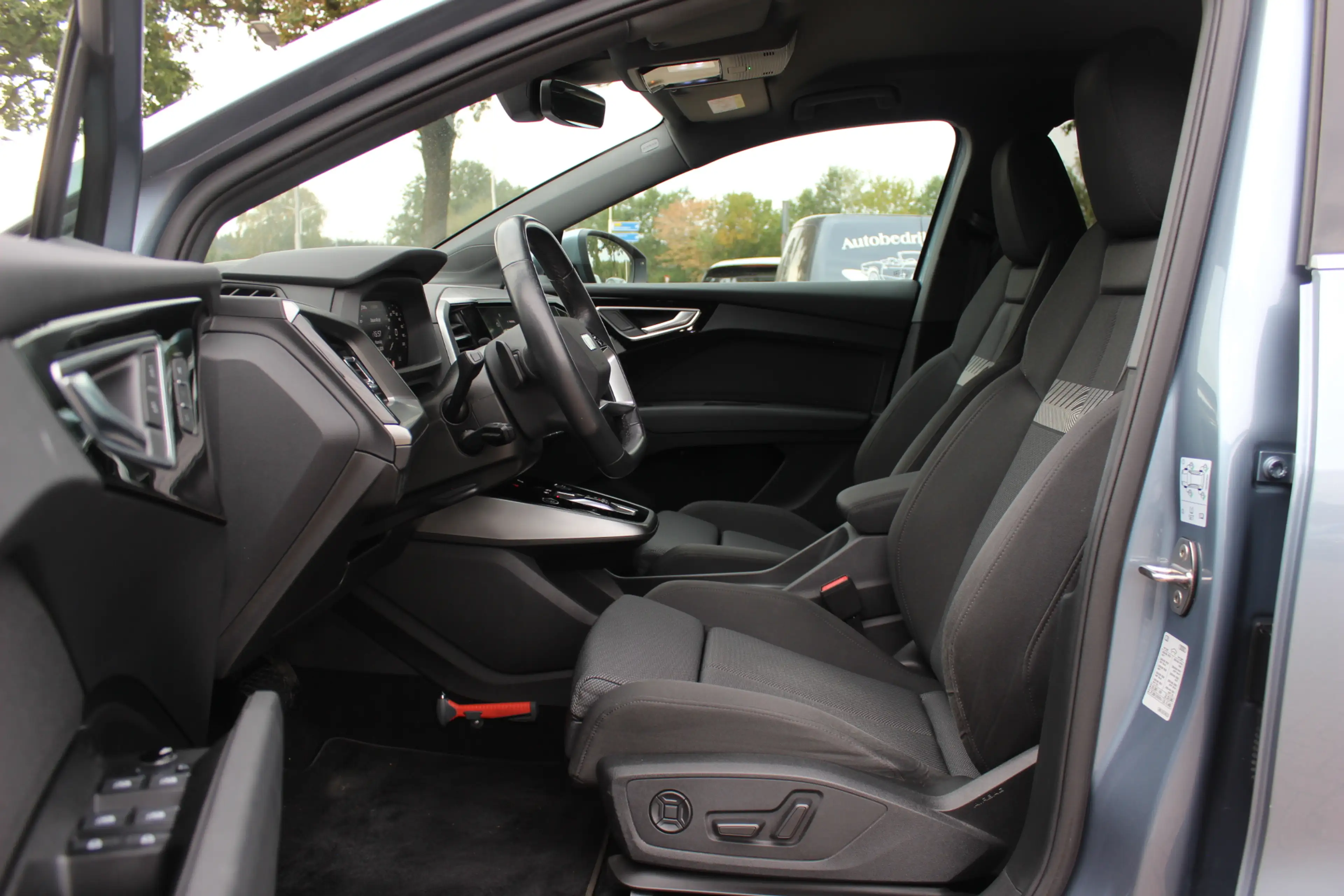 Audi Q4 e-tron 40 Advanced edition 77 kWh / SoH 92,1% / Trekhaak — photo 11