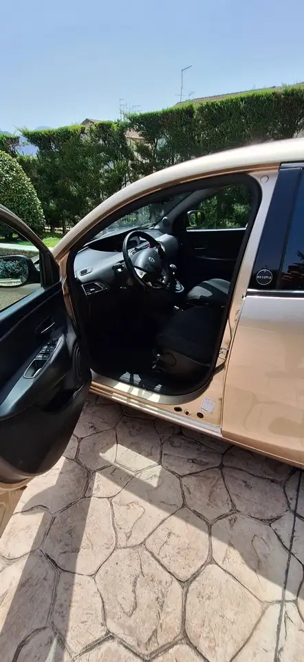 Lancia Ypsilon 2021