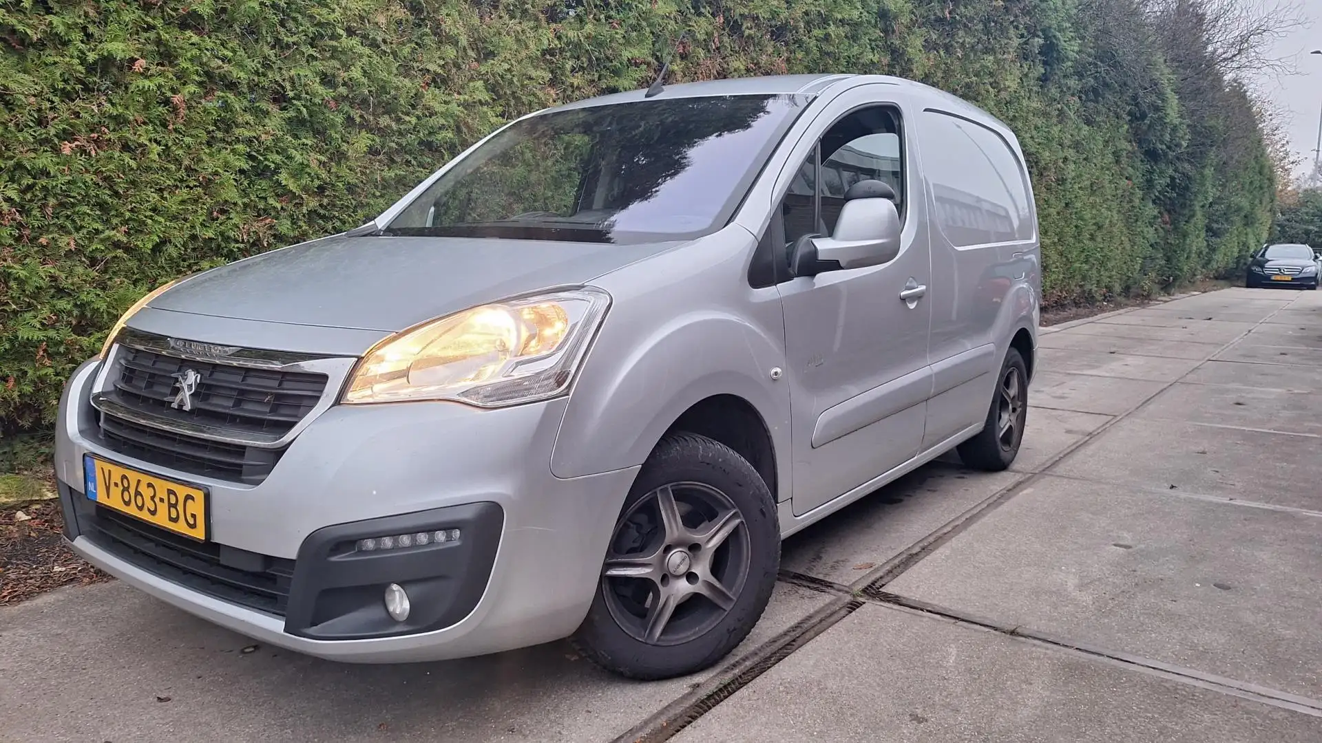 Peugeot Partner 120 1.6 BlueHDi 100 L1 Première - 1