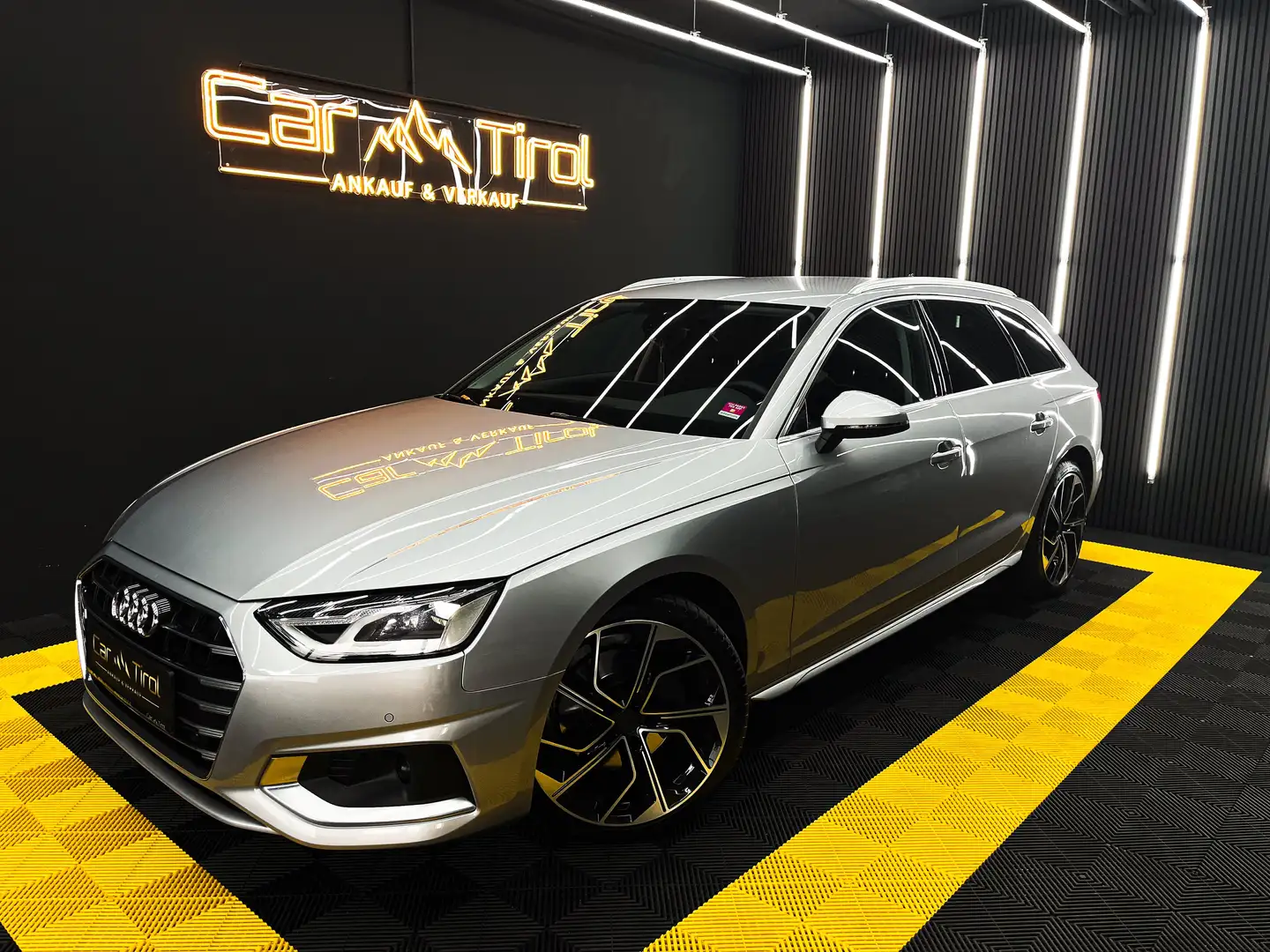 Audi A4 40 TDI advanced Grau - 2