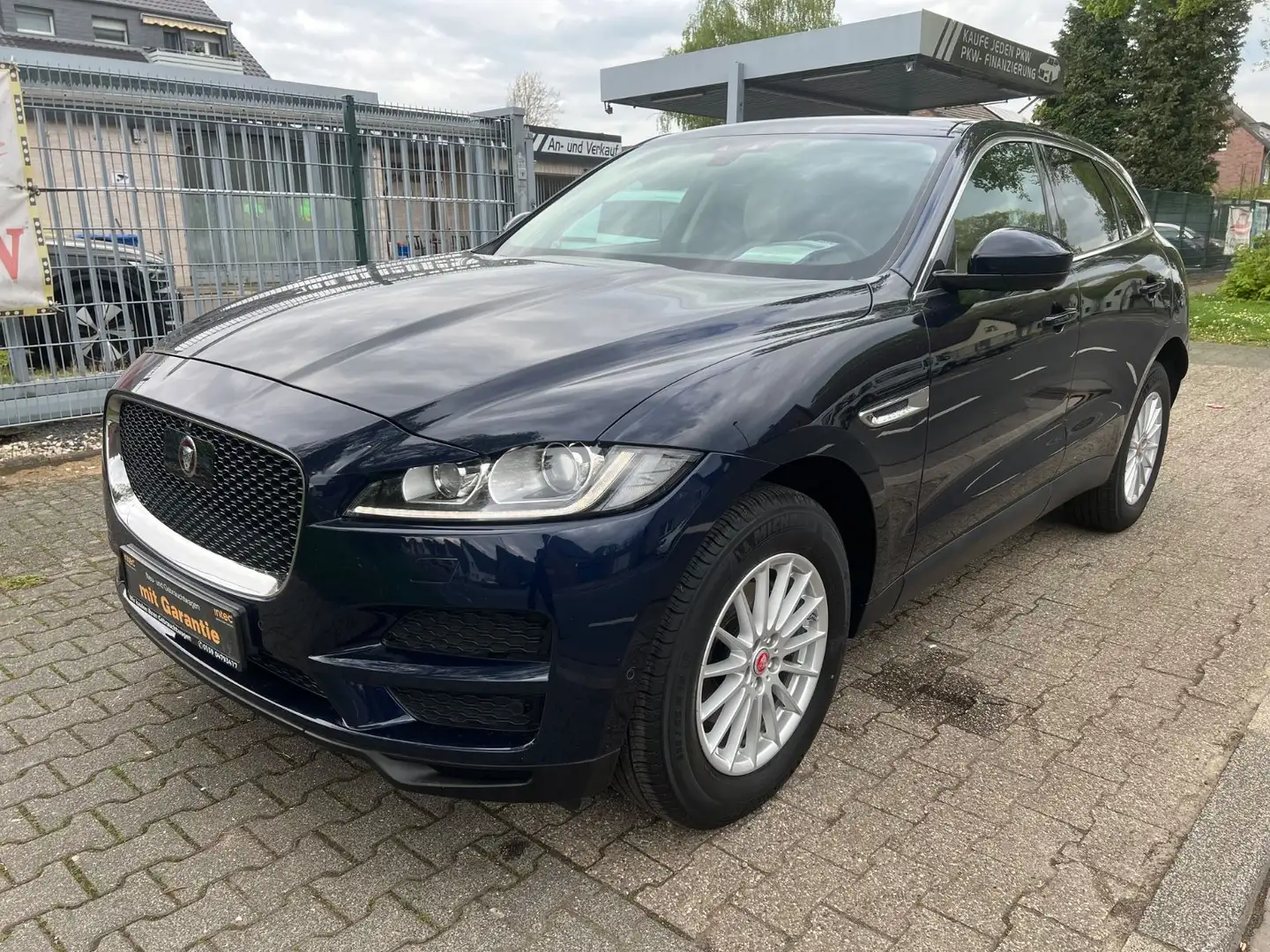 Jaguar F-Pace F-PACE Prestige/1.HD/AHK/V.LEDER/KAMERA/PDC/NAVI Bleu - 2