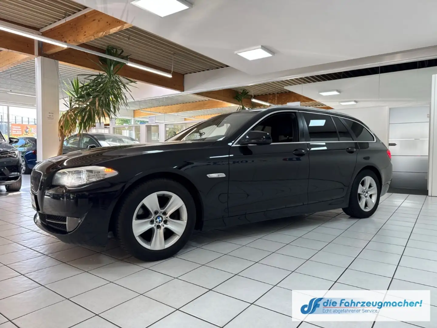 BMW 520 Touring DPF Luftfederung Niveau Navi Bi-Xenon *EXP Black - 2
