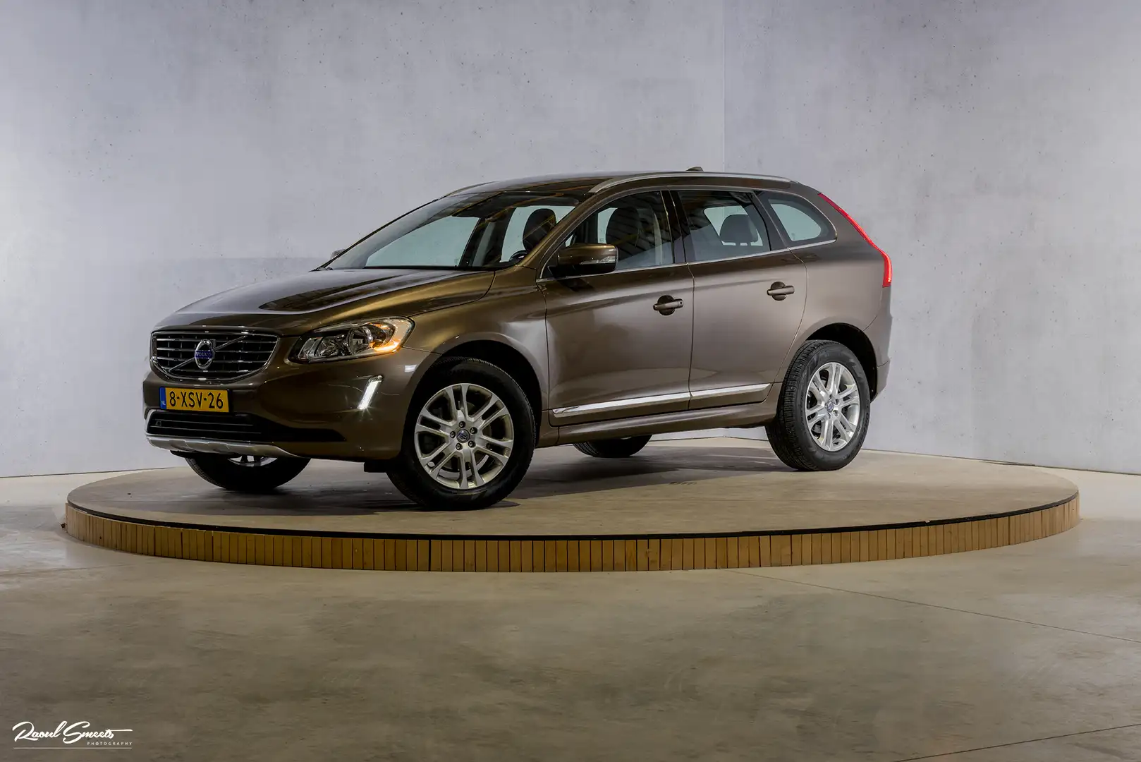 Volvo XC60 2.0 T5 FWD Summum | Trekhaak | Memory | Metallic | Braun - 1