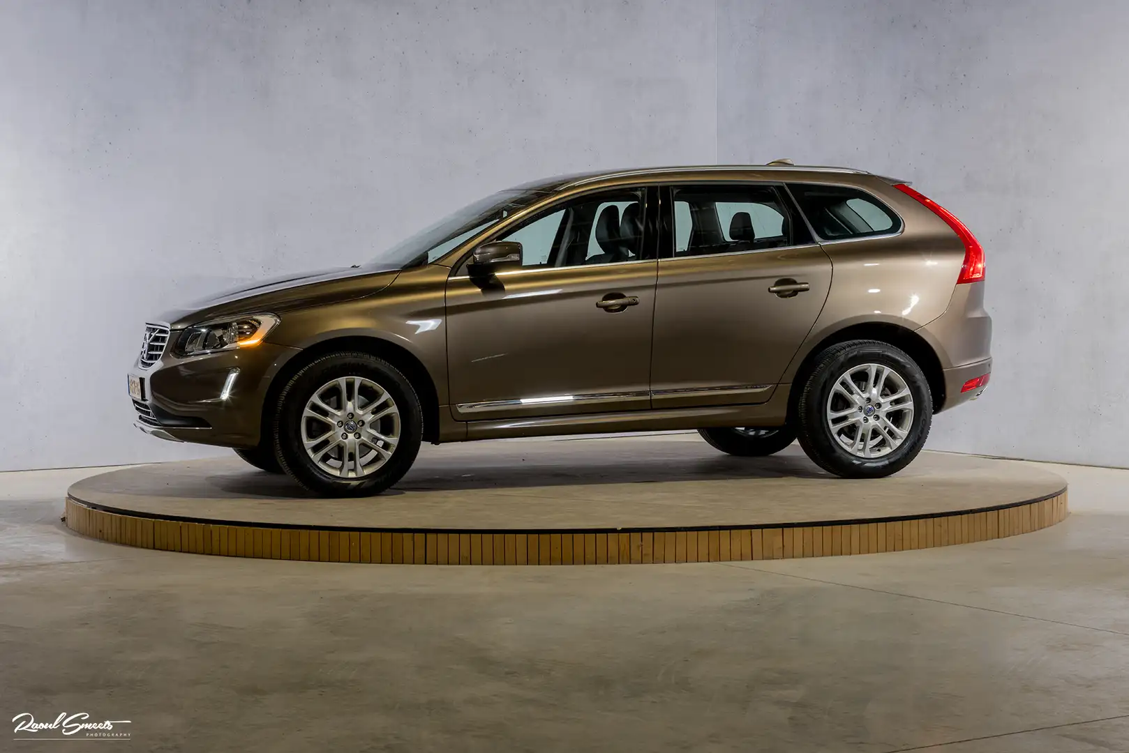 Volvo XC60 2.0 T5 FWD Summum | Trekhaak | Memory | Metallic | Braun - 2