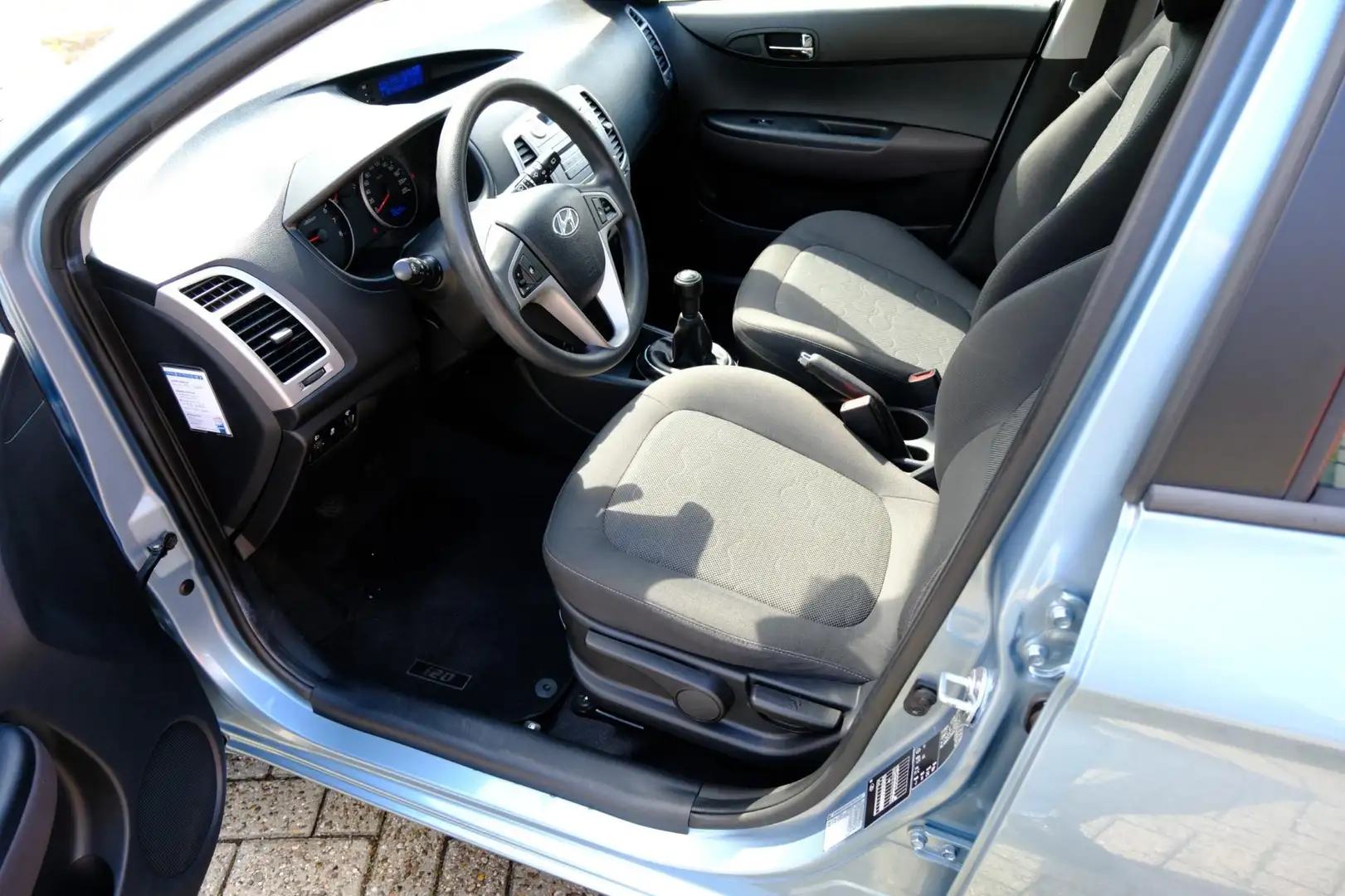 Hyundai i20 1.2i i-Motion 5-drs Airco Blauw - 2