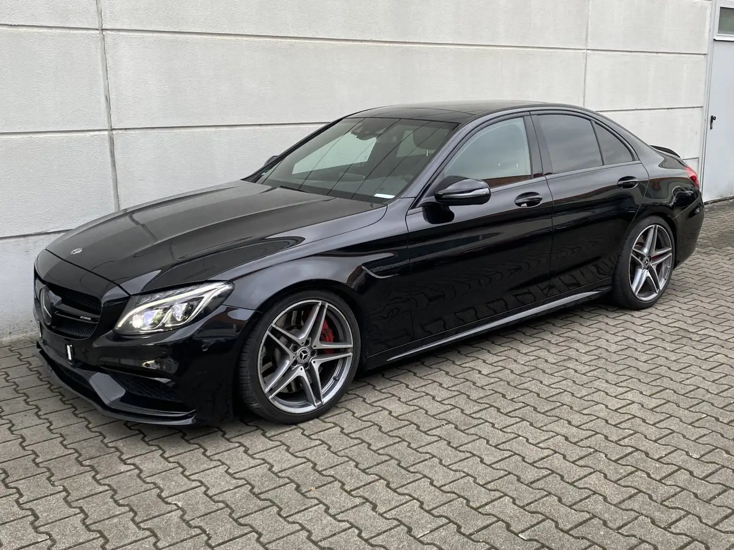 Mercedes-Benz C 63 AMG C 63 AMG S  TotwAss Pano RKam Memory ACC Sound Černá - 2