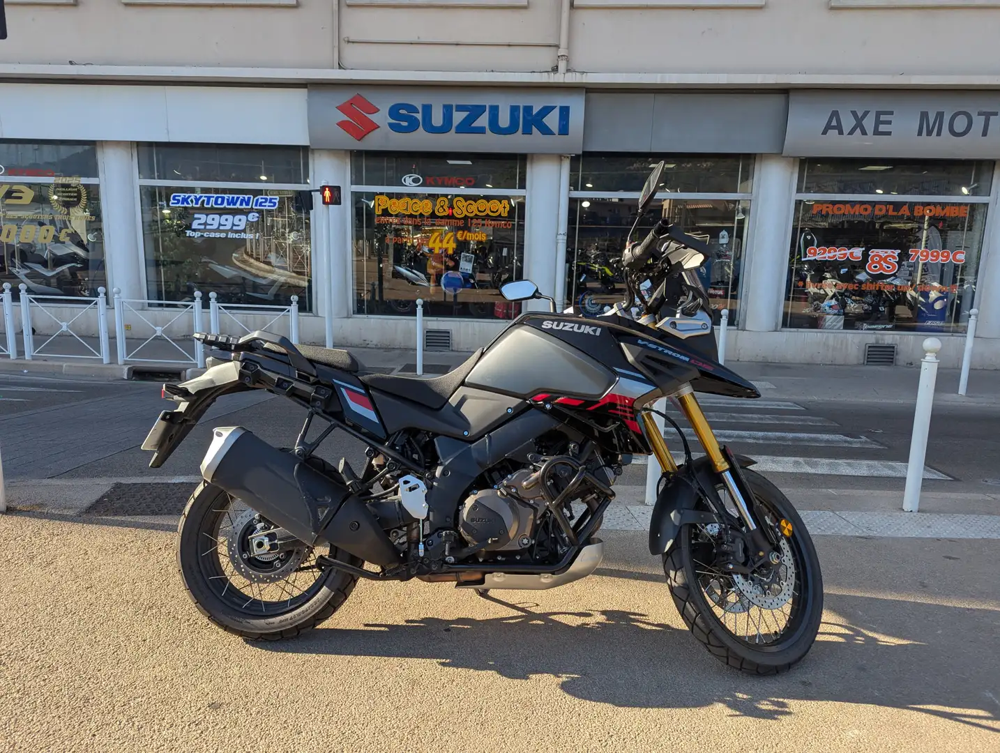 Suzuki V-Strom 1050DE Noir - 2