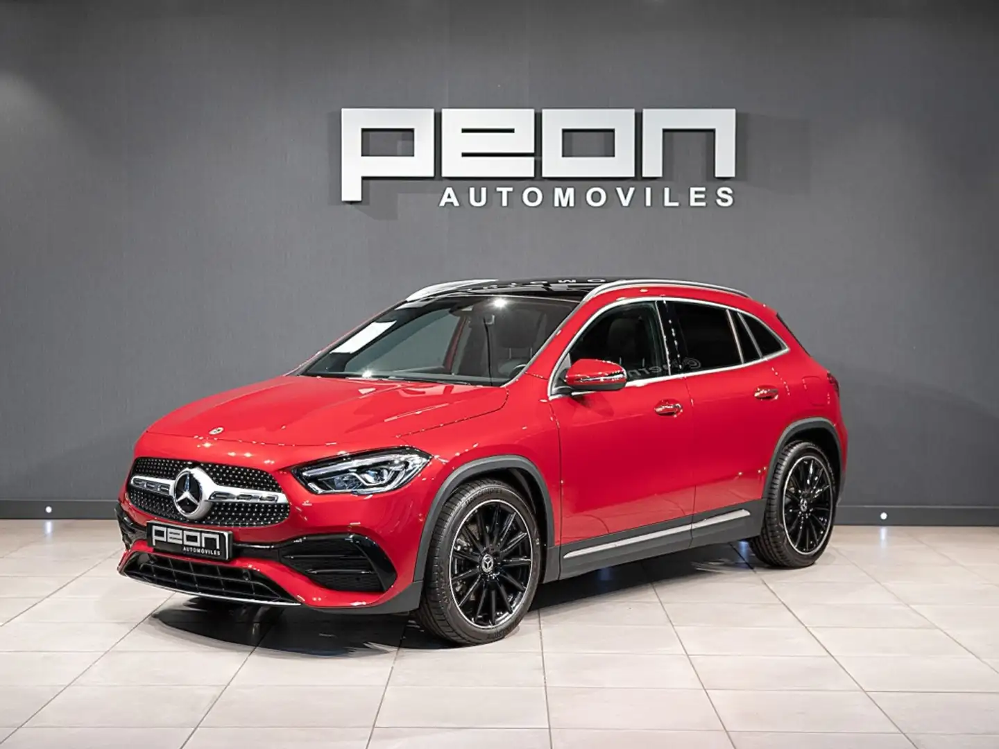 Mercedes-Benz GLA 200 7G-DCT Rojo - 1