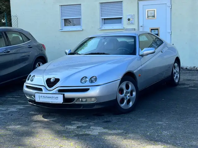 Alfa Romeo GTV 24V 3.0L V6 220PS Klima Leder 1.Hand Zahnriemen NEU