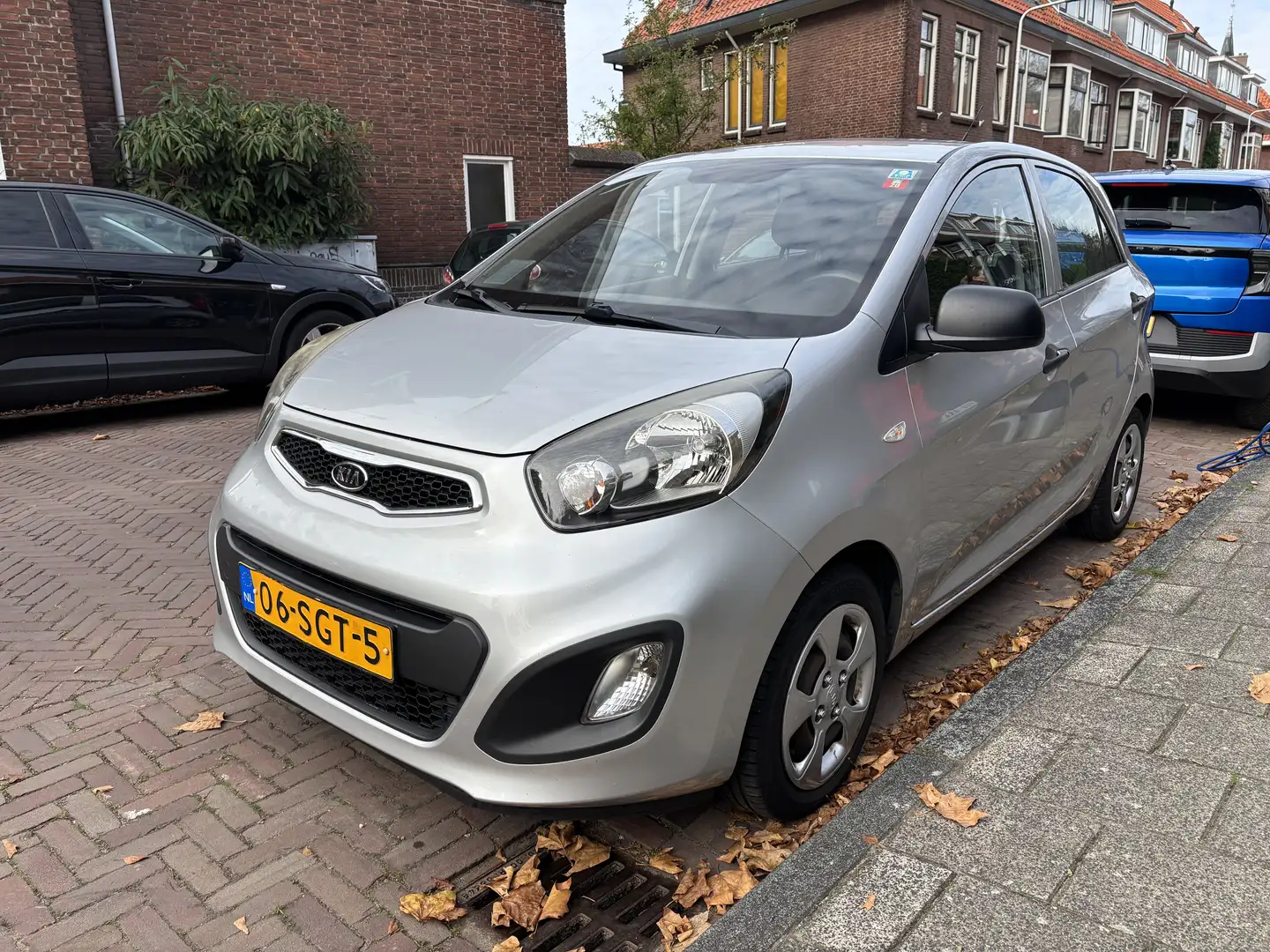 Kia Picanto 1.0 CVVT Comfort P. Airco Grau - 1