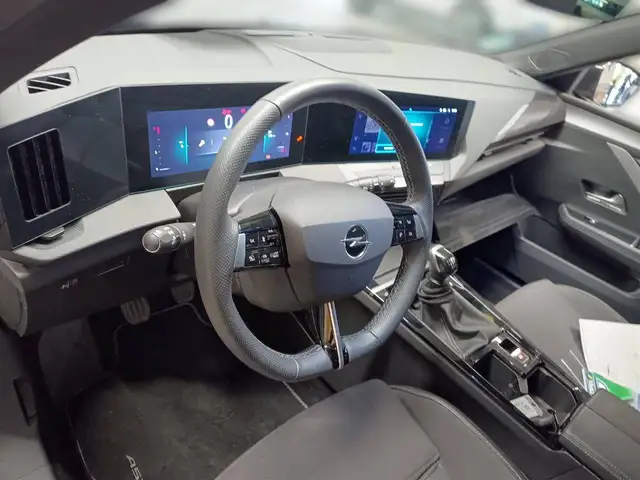 Opel Astra view 9