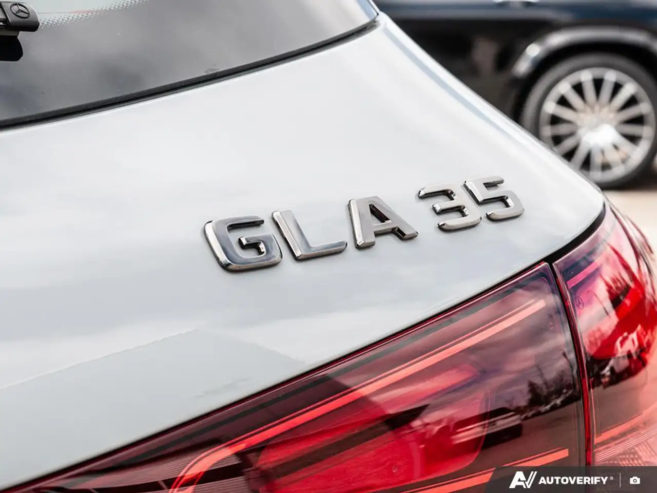 Mercedes-Benz GLA снимка Mercedes-Benz GLA