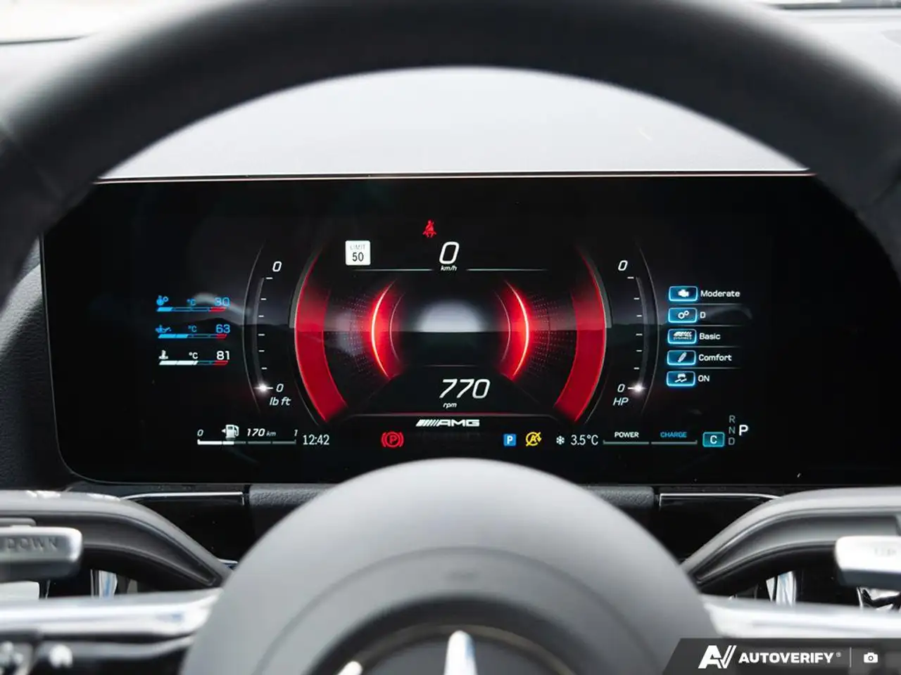 Mercedes-Benz GLA снимка Mercedes-Benz GLA