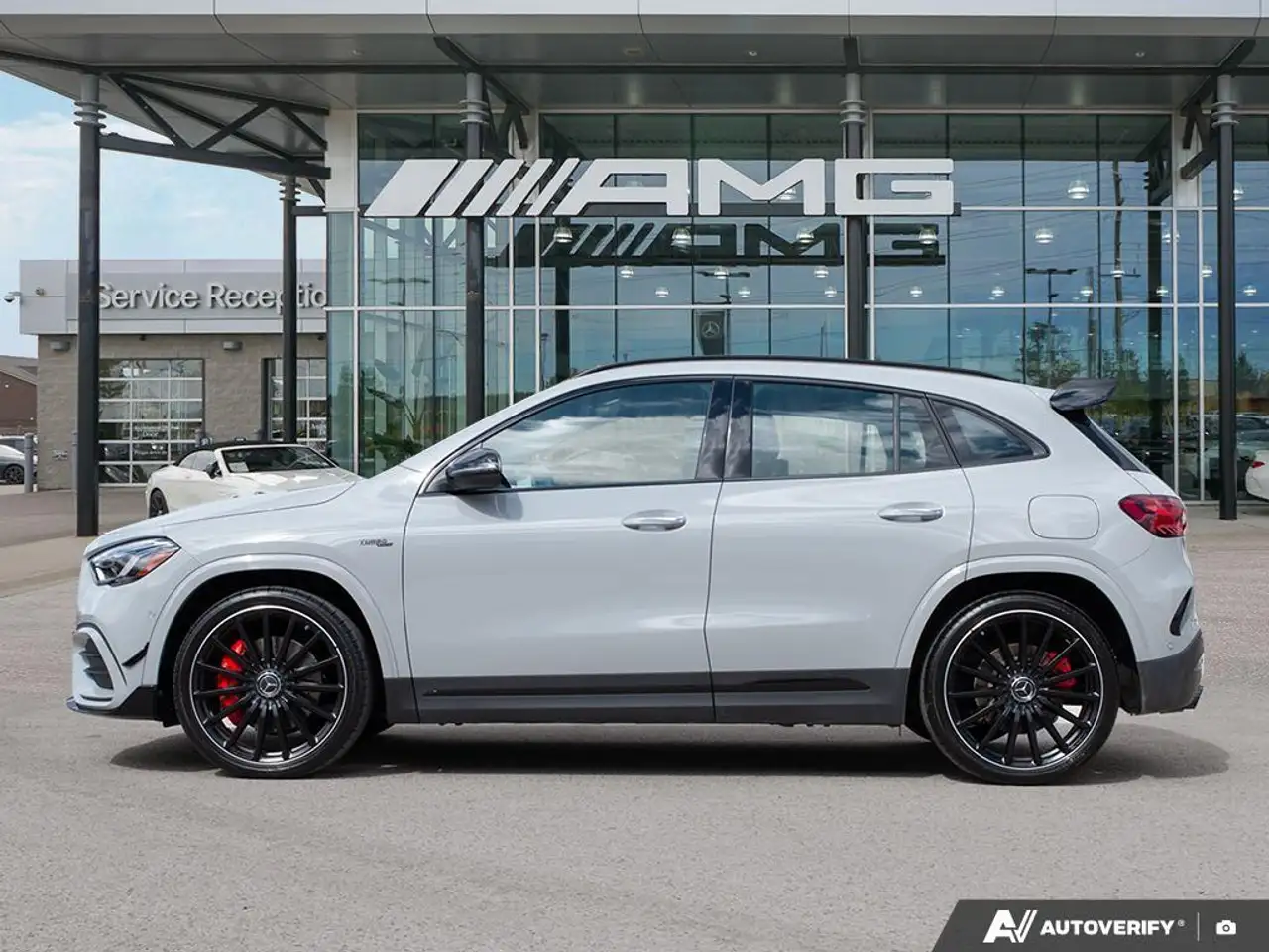 Mercedes-Benz GLA снимка Mercedes-Benz GLA