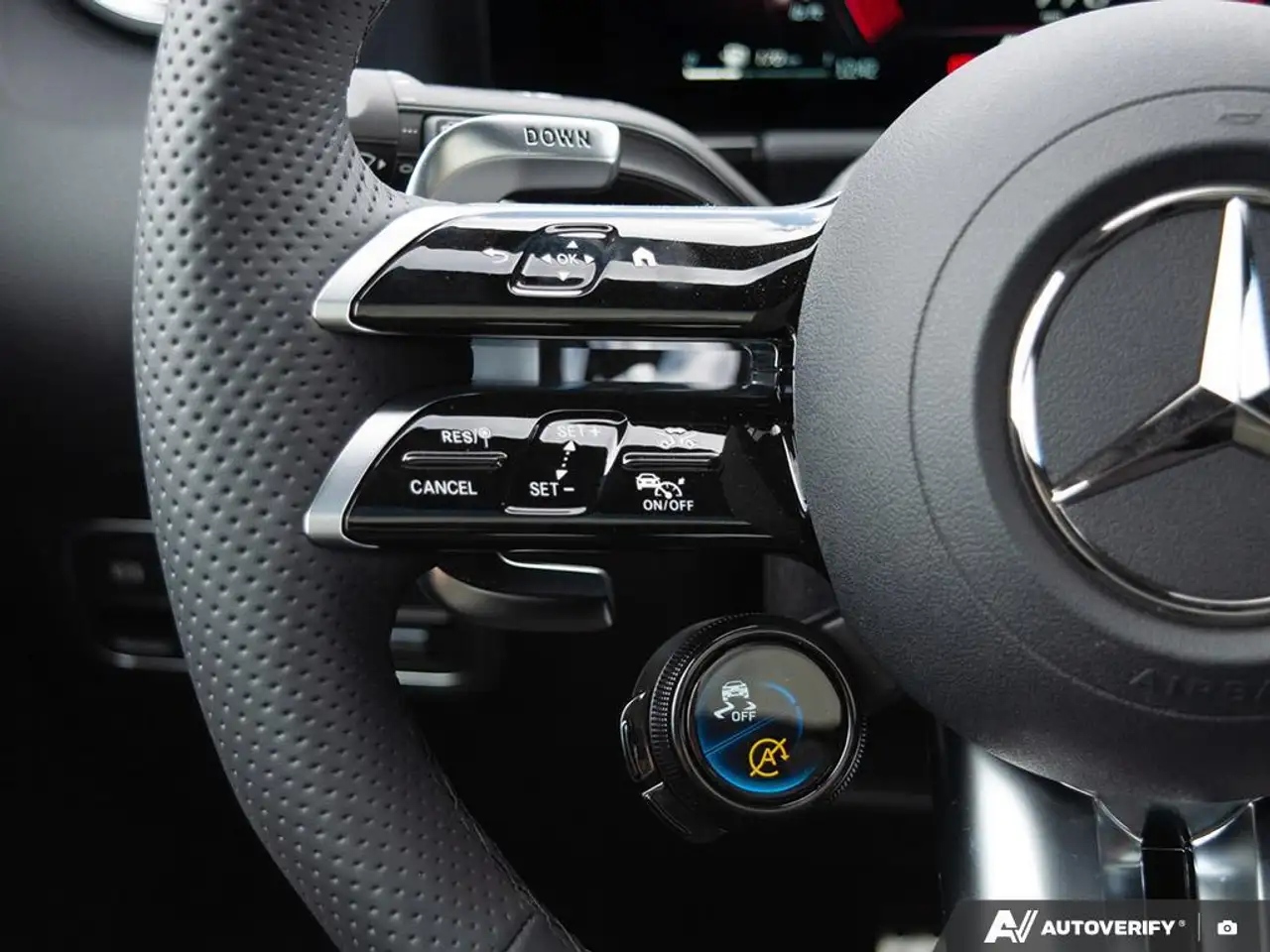 Mercedes-Benz GLA снимка Mercedes-Benz GLA