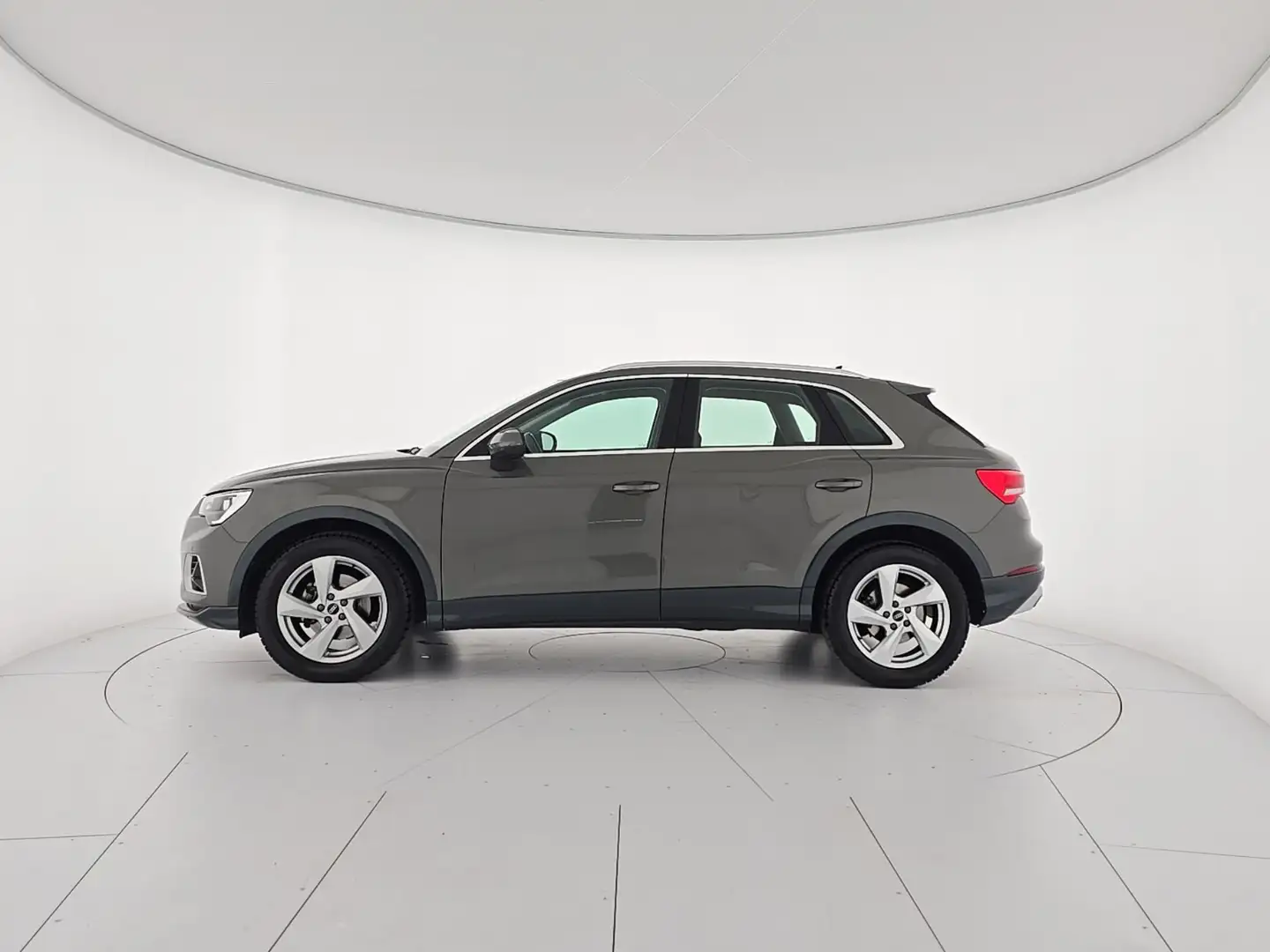 Audi Q3 35 TFSI S Tronic Business Advanced Grigio - 2