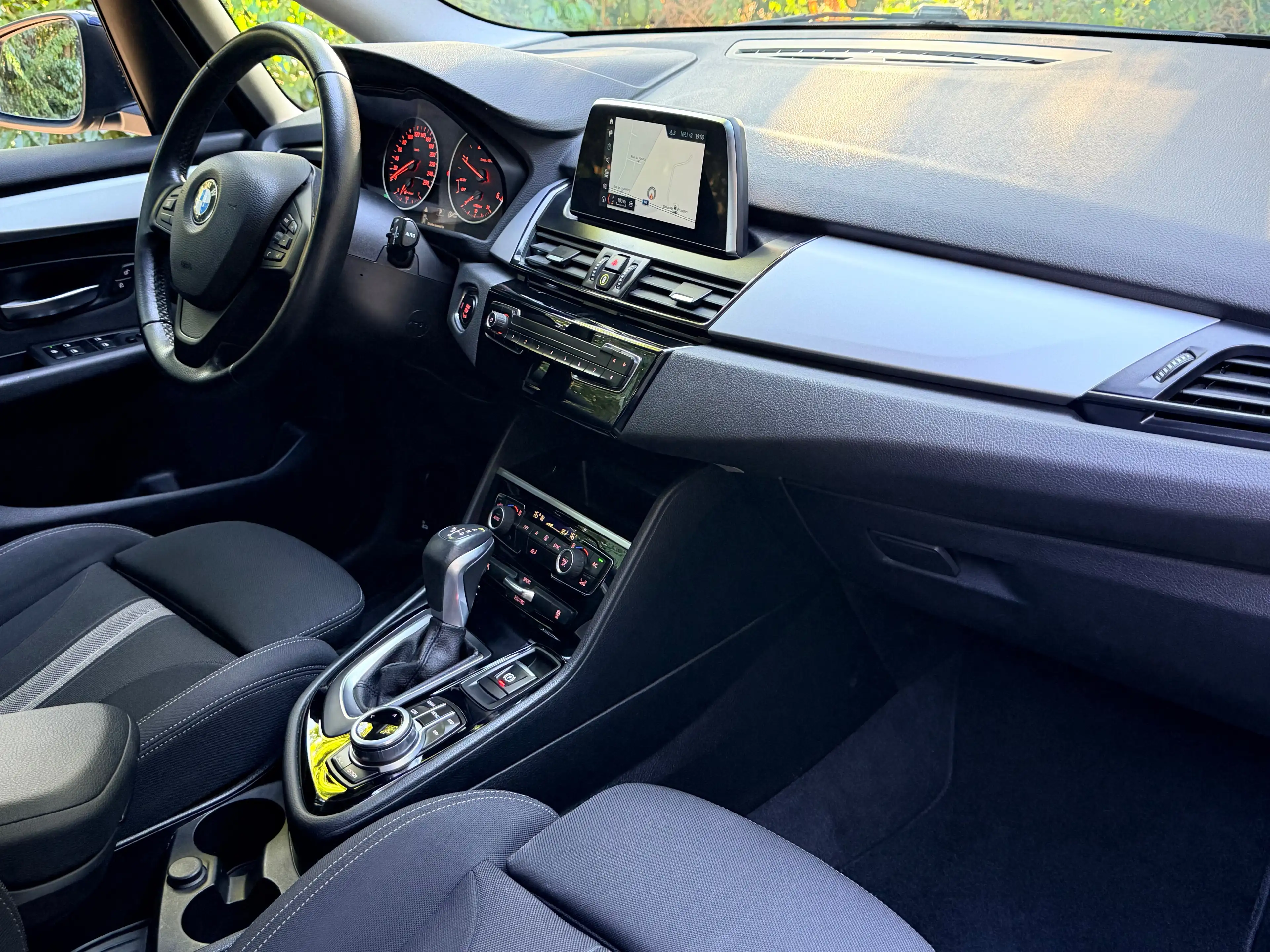 BMW 216 dA Active Tourer // AUTOMATIQUE // JOY Edition - Sg Sport // ETAT IMPECCABLE — photo 14