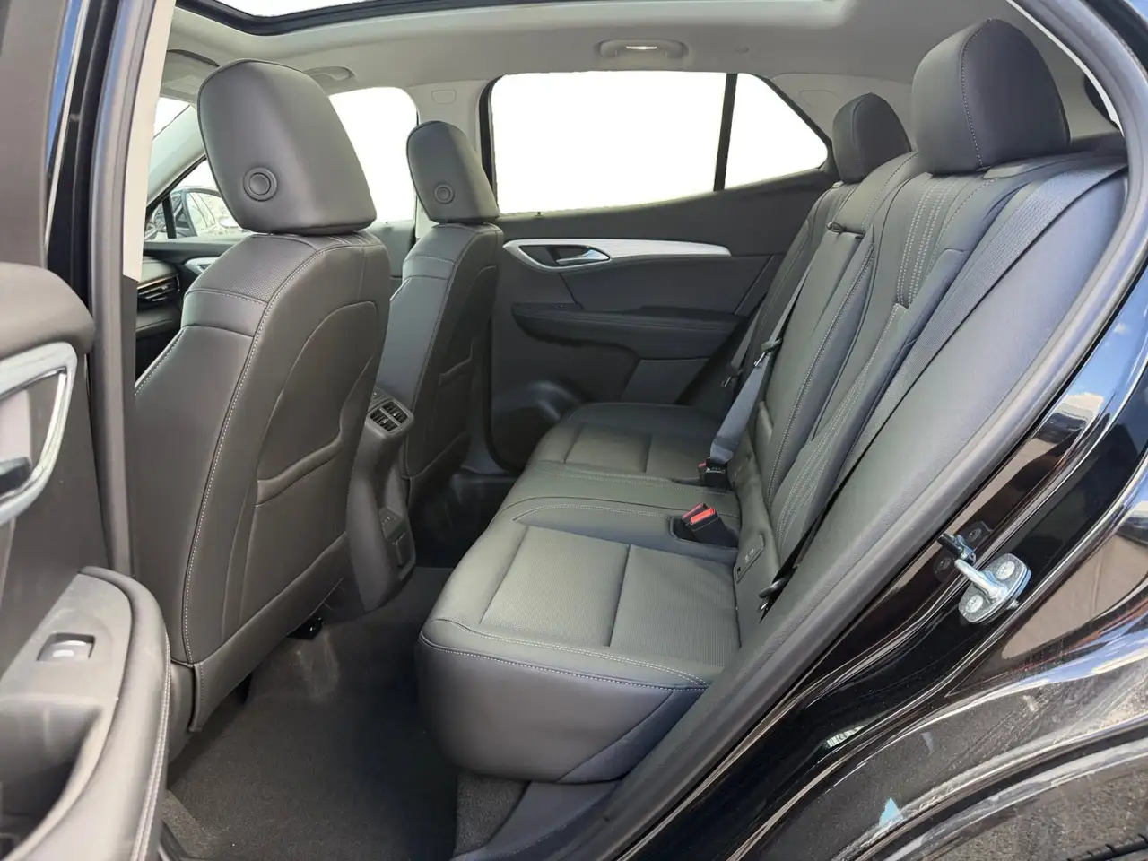 Buick Envision photo Buick Envision