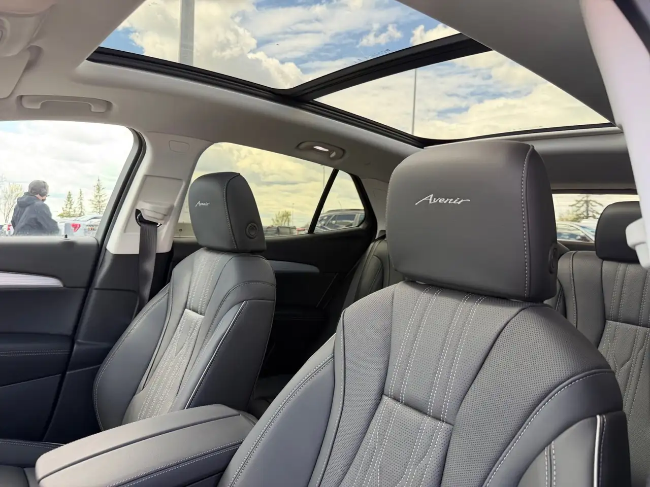 Buick Envision photo Buick Envision